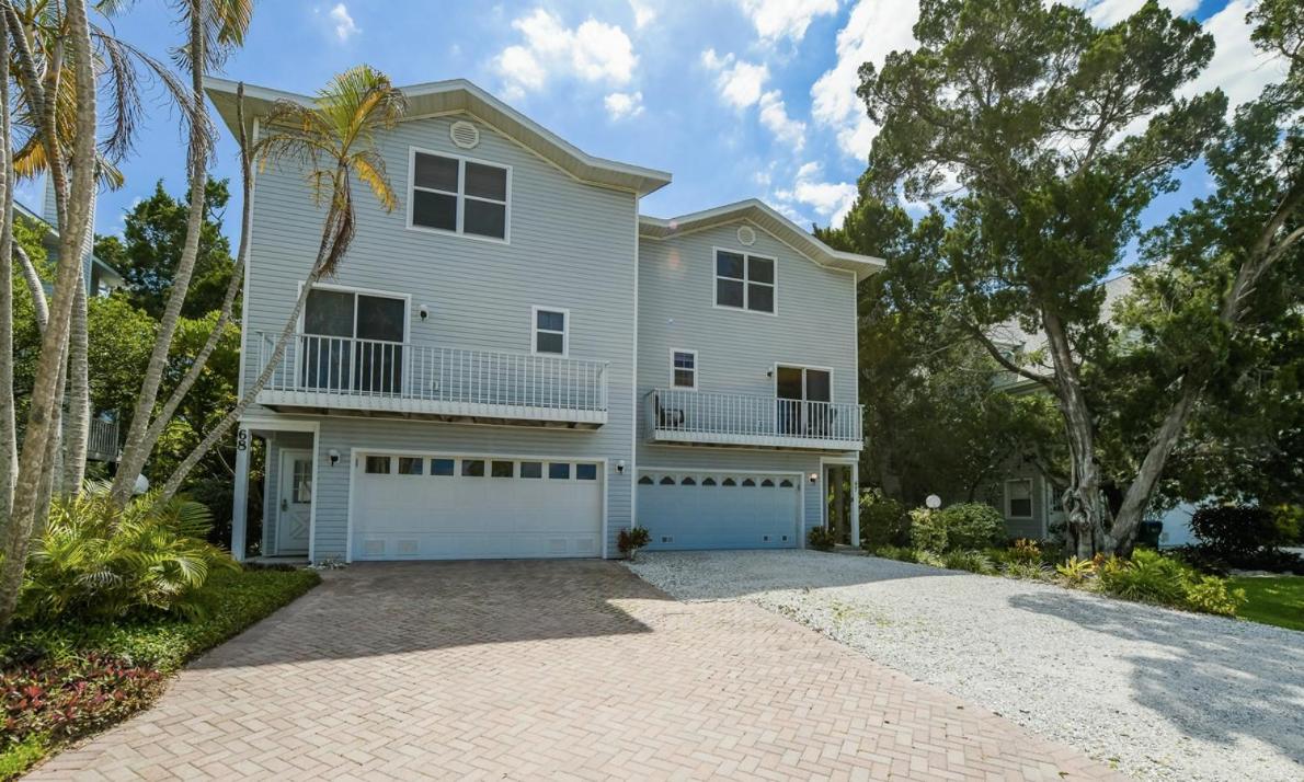 Minutes to the Beach, Heated Pool, Lush Tropical Setting on AMI view 5