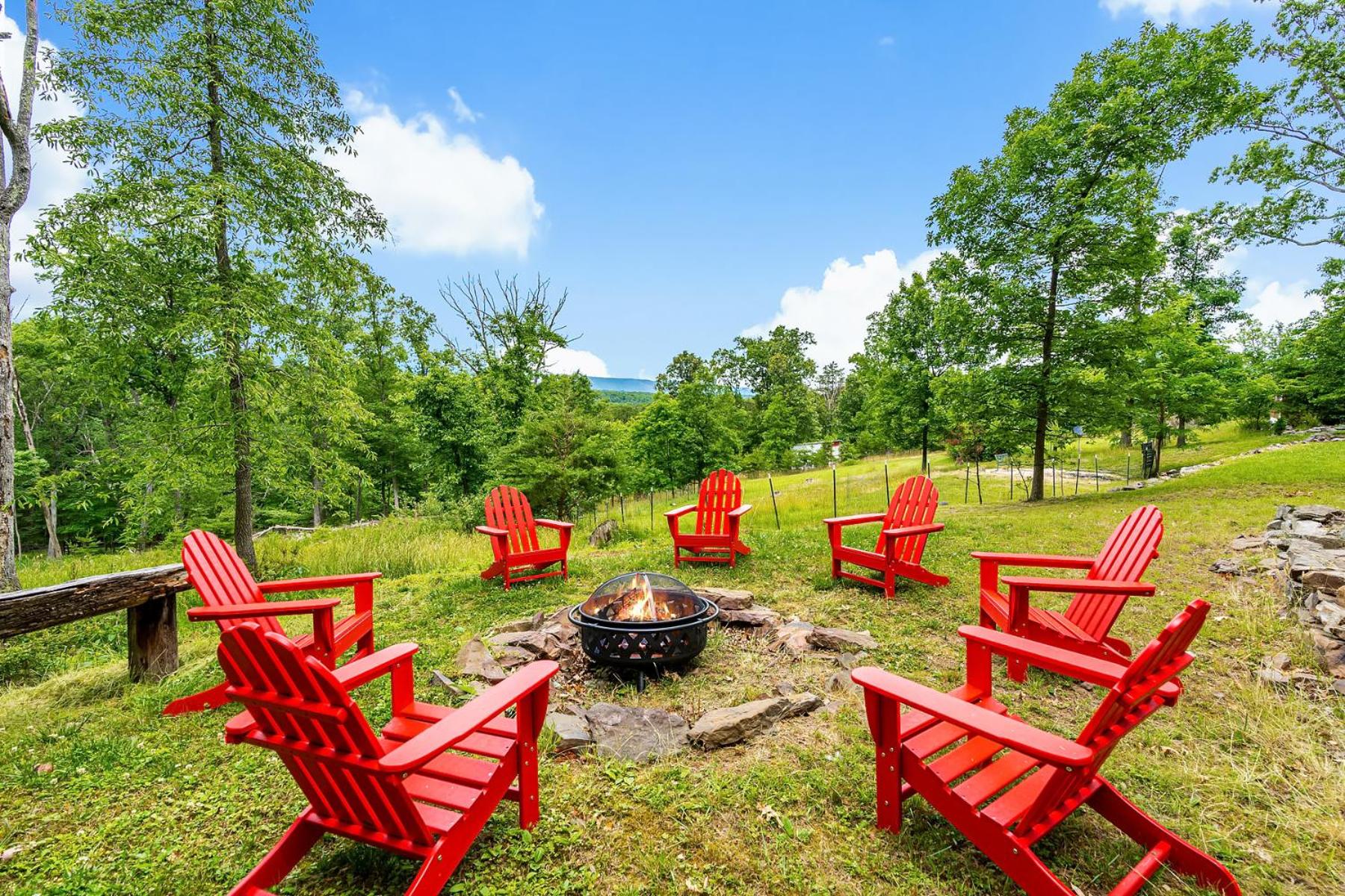 Modern w Mountain Views, Hot Tub, Deck & Fire Pit view 3