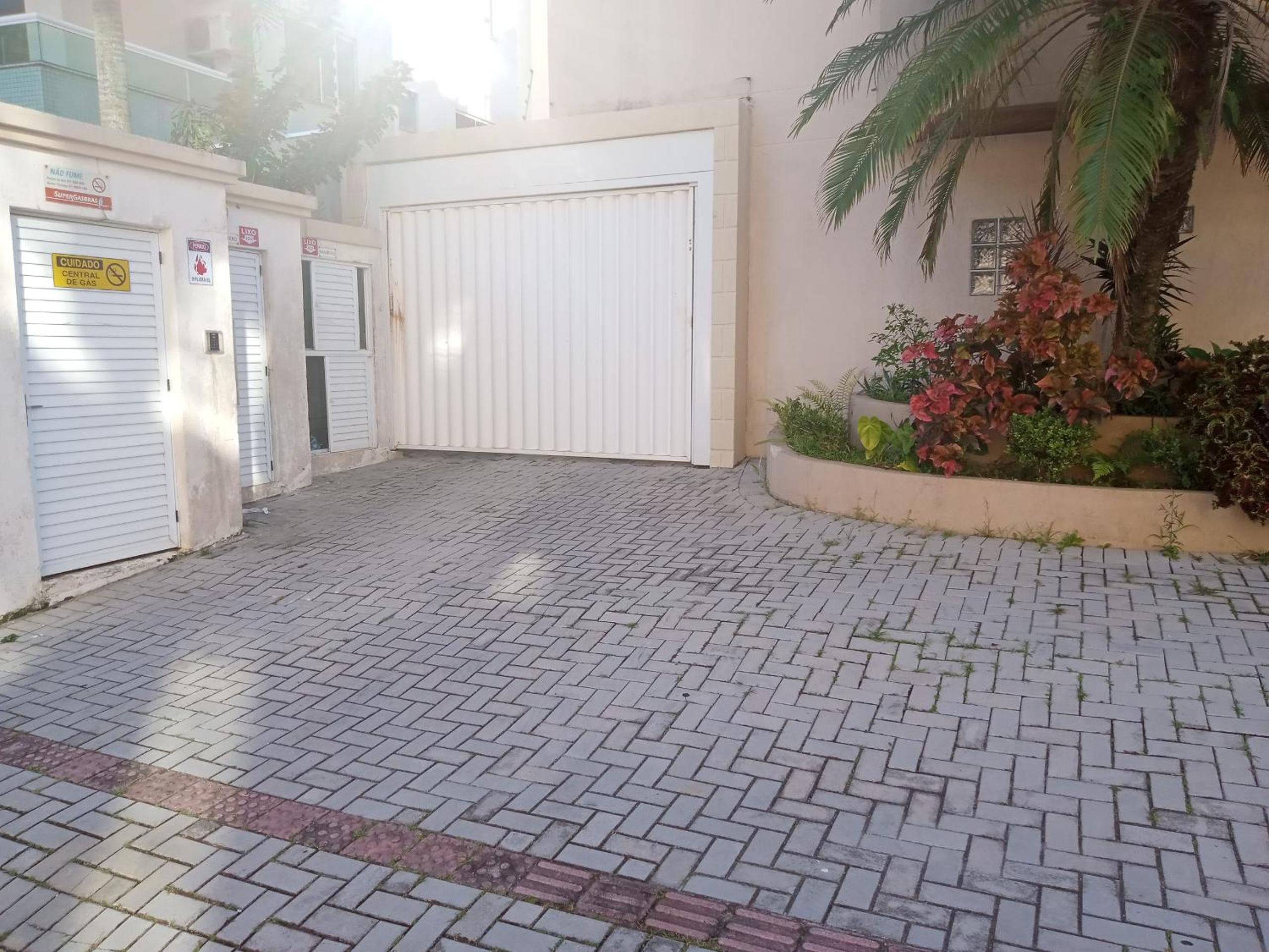 Cobertura Duplex com Piscina em Bombas AP3177