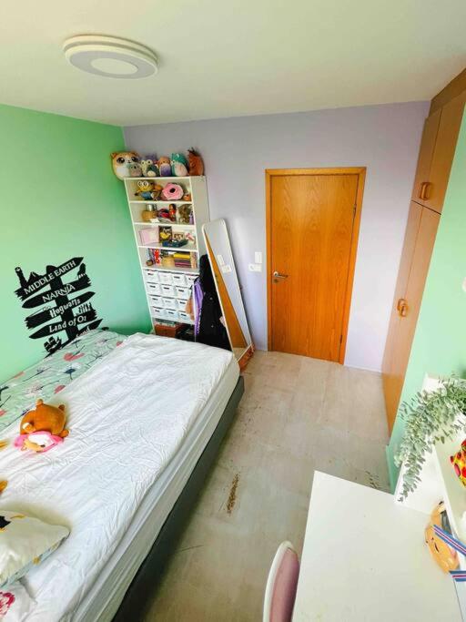 Family friendly home close to golden circle and to city central! view 2