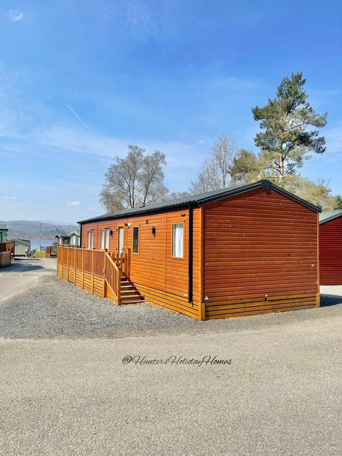 Windermere View Lodge - White Cross Bay view 2