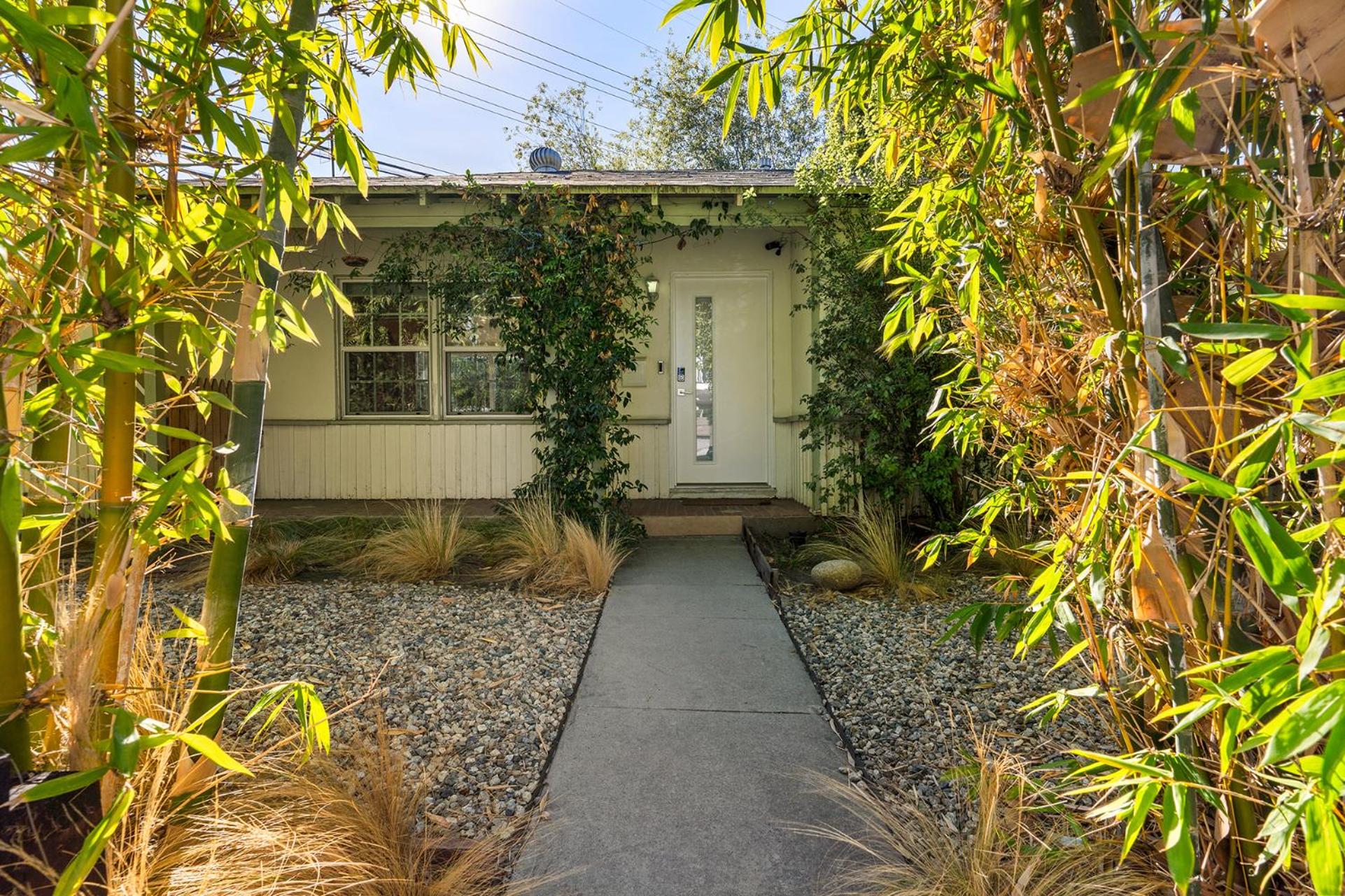 3BR Culver City Art District Home + Yard