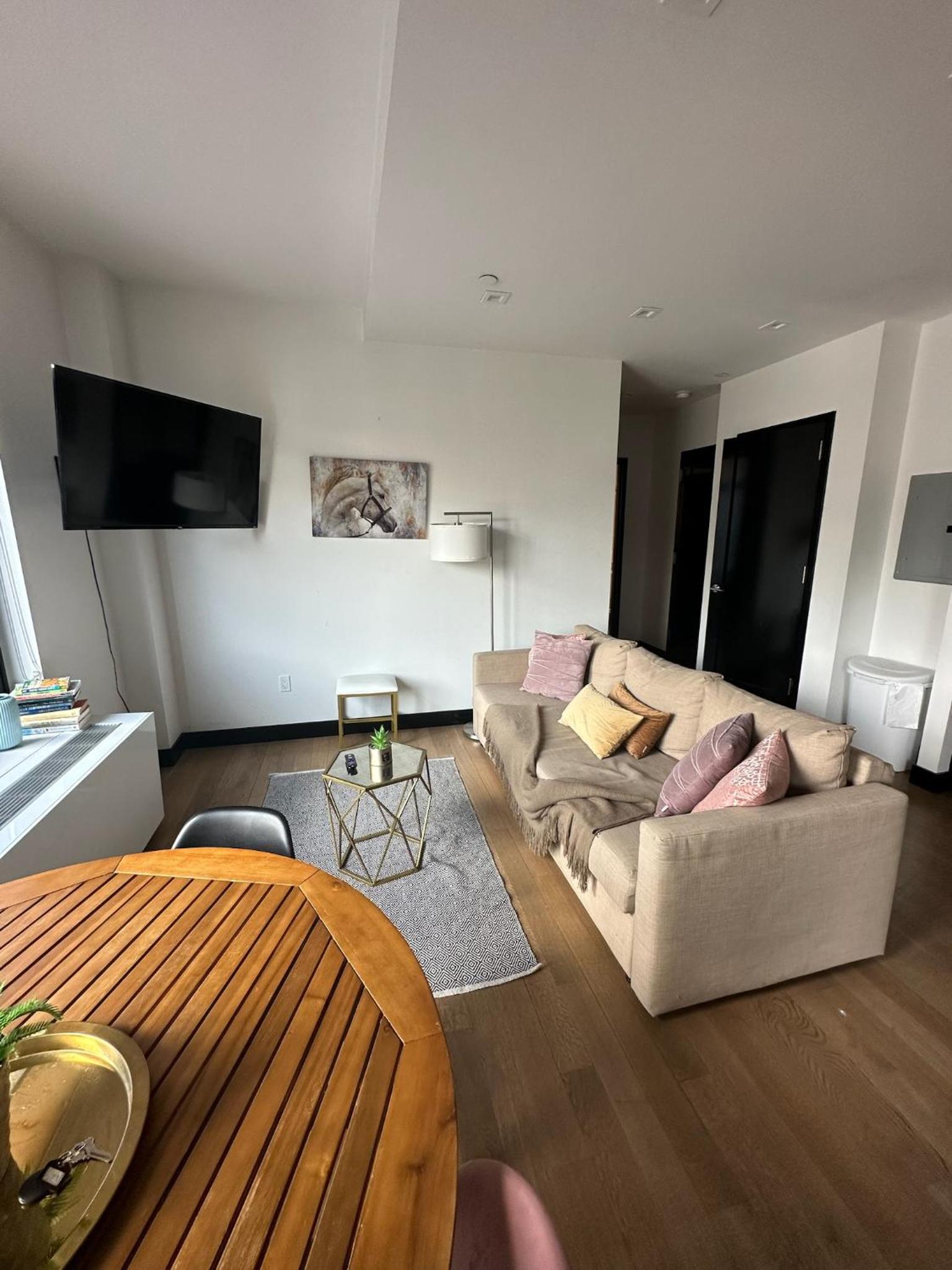 Cozy Loft at Chelsea West