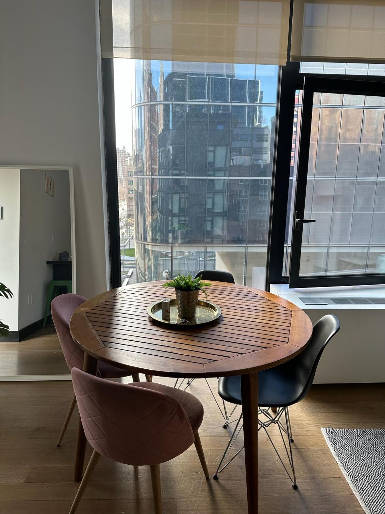 Cozy Loft at Chelsea West