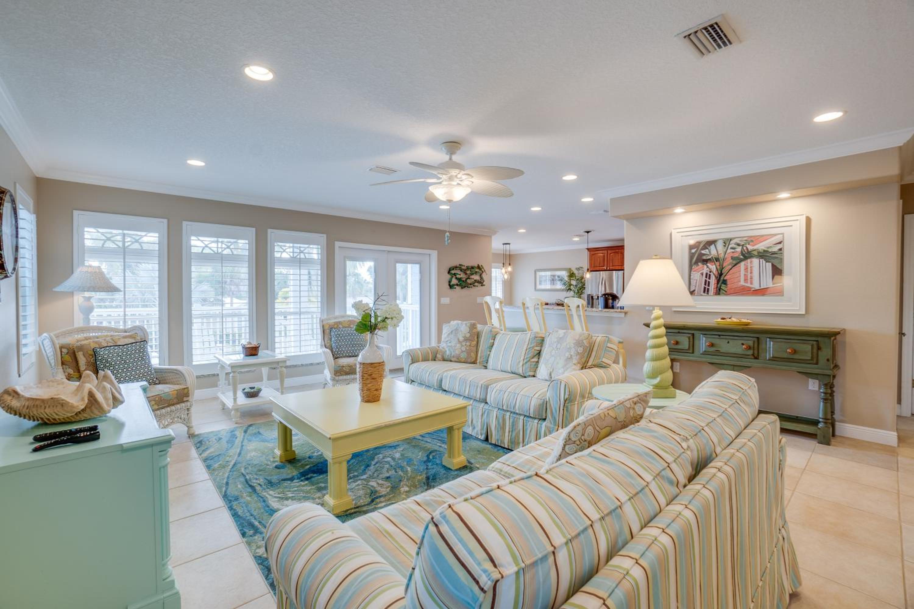 Kai Blue 4 bed and 2 and half bath elevator & private pool view 5