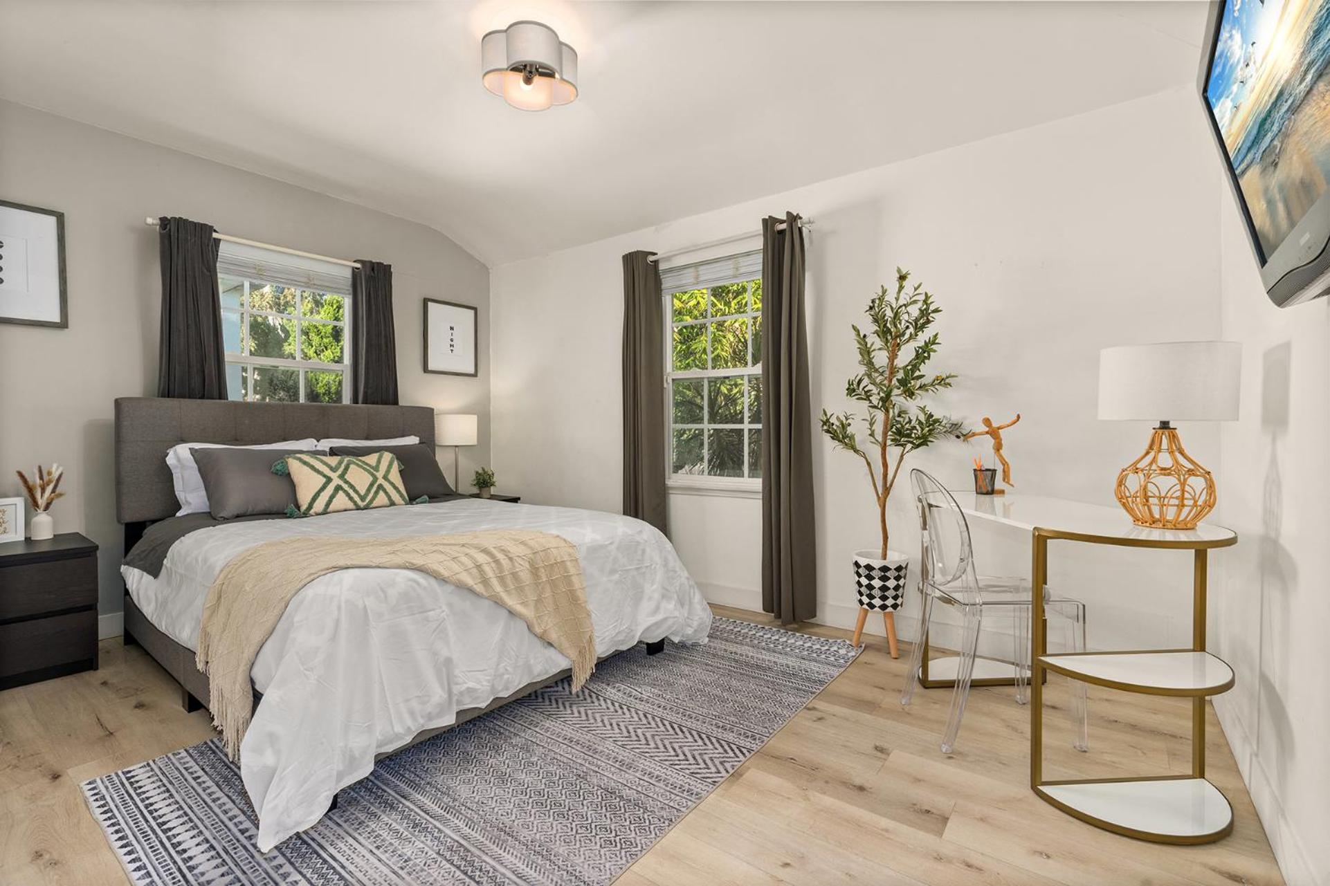 3BR Culver City Art District Home + Yard