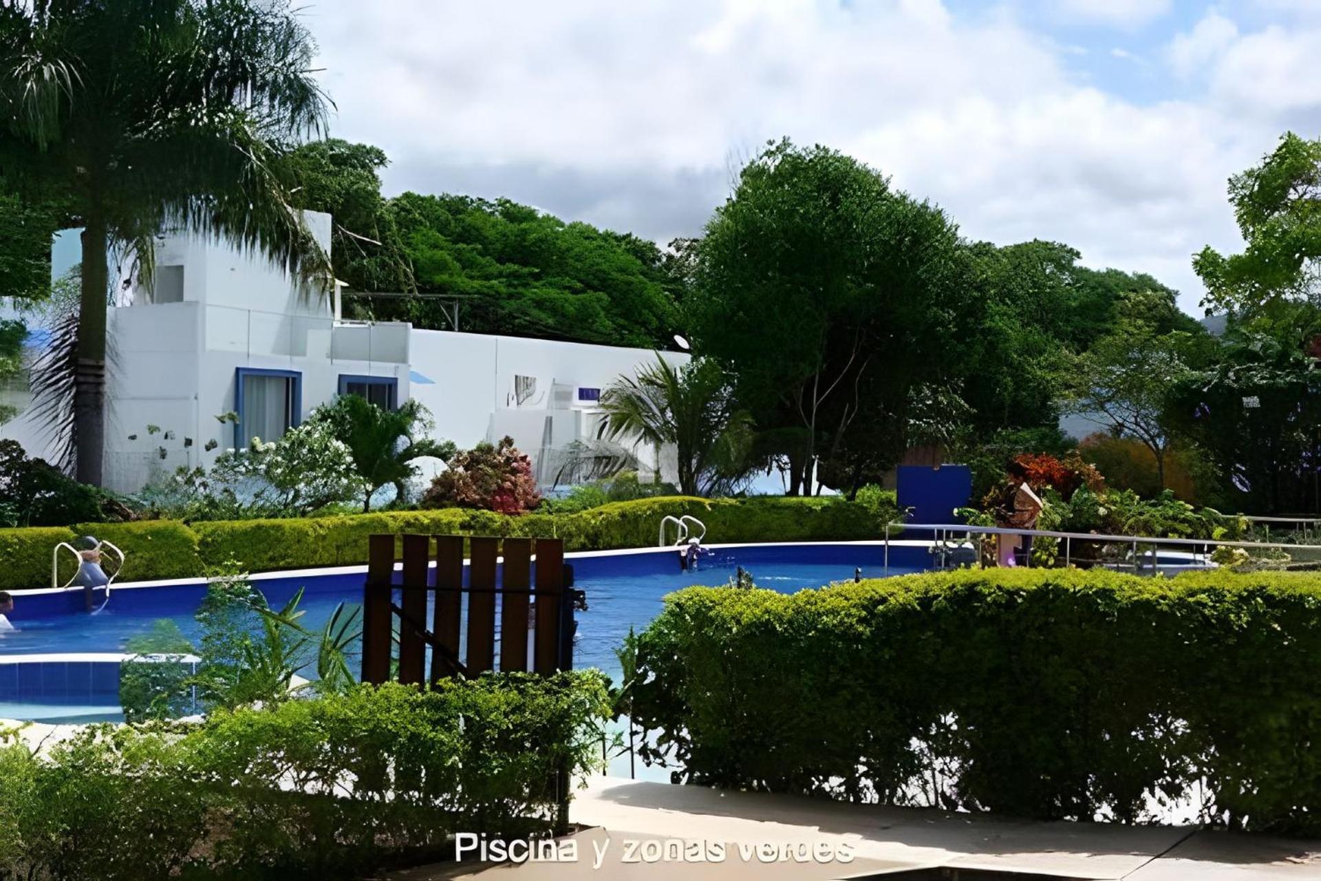 Casa mediterránea con piscina, aire, WI-FI y cocina