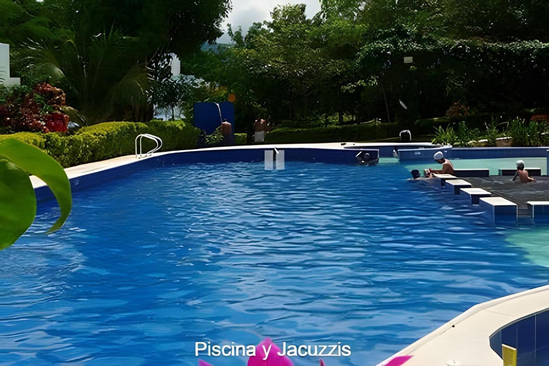 Casa mediterránea con piscina, aire, WI-FI y cocina