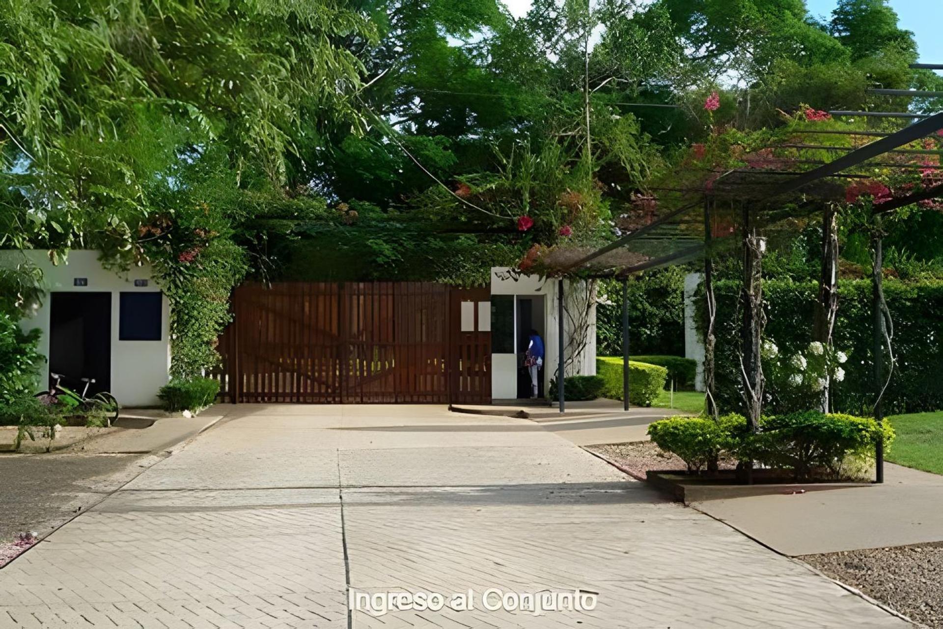 Casa mediterránea con piscina, aire, WI-FI y cocina