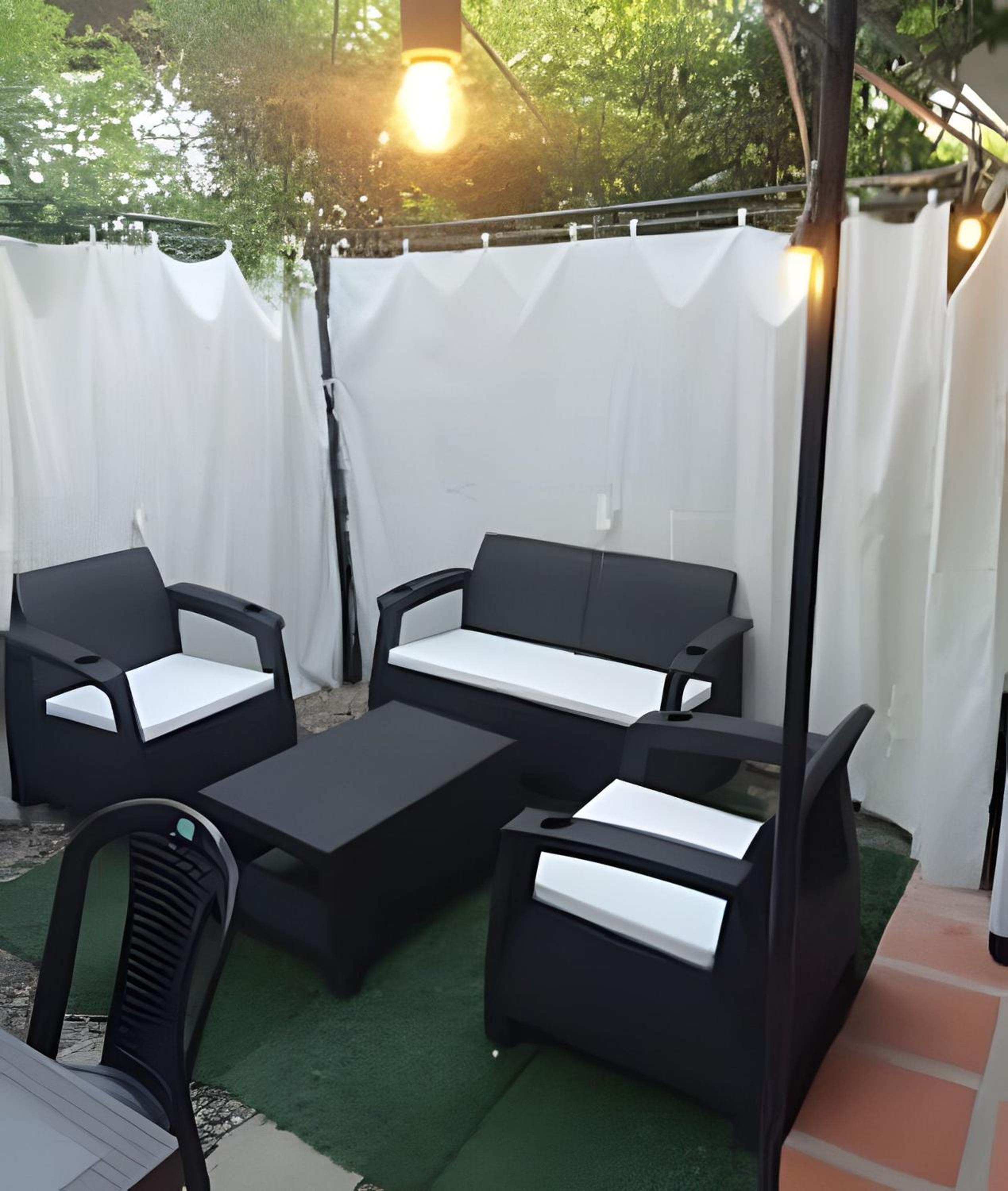 Casa mediterránea con piscina, aire, WI-FI y cocina