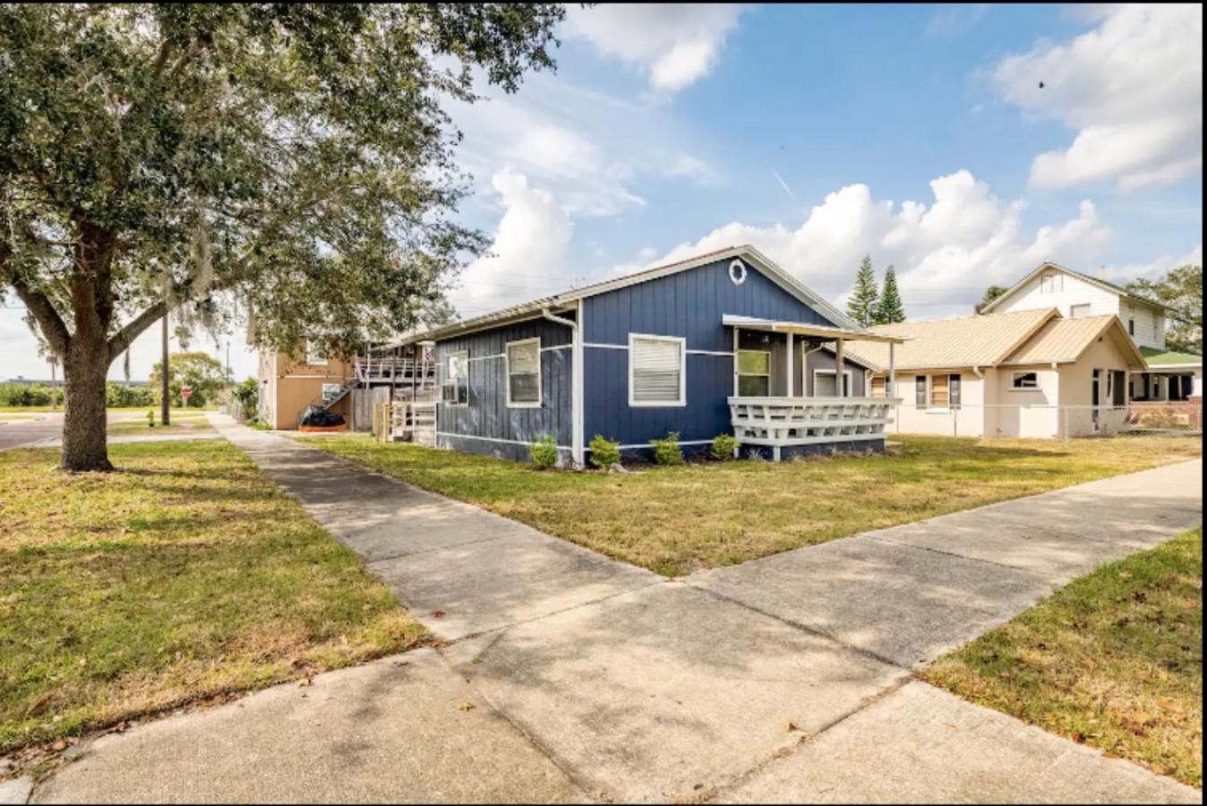 3-Bed Bungalow walk to Historic Downtown Sanford view 2