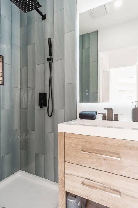 Stylish 4-Bedroom in Culver City Art District