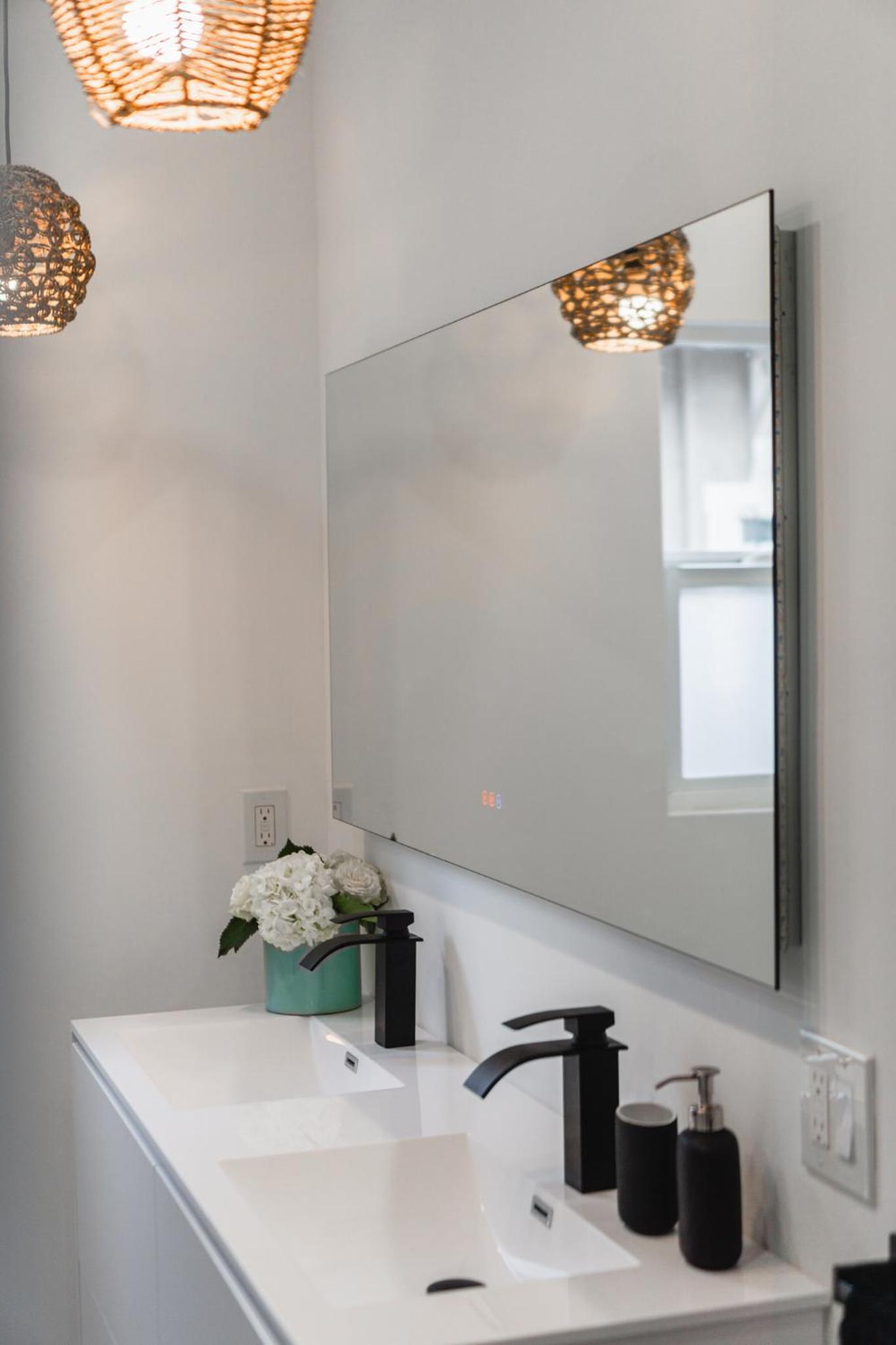 Stylish 4-Bedroom in Culver City Art District