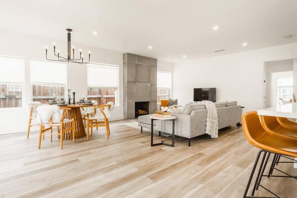 Stylish 4-Bedroom in Culver City Art District