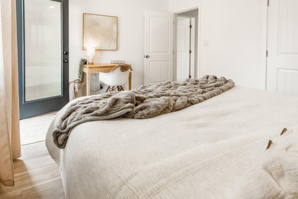 Stylish 4-Bedroom in Culver City Art District