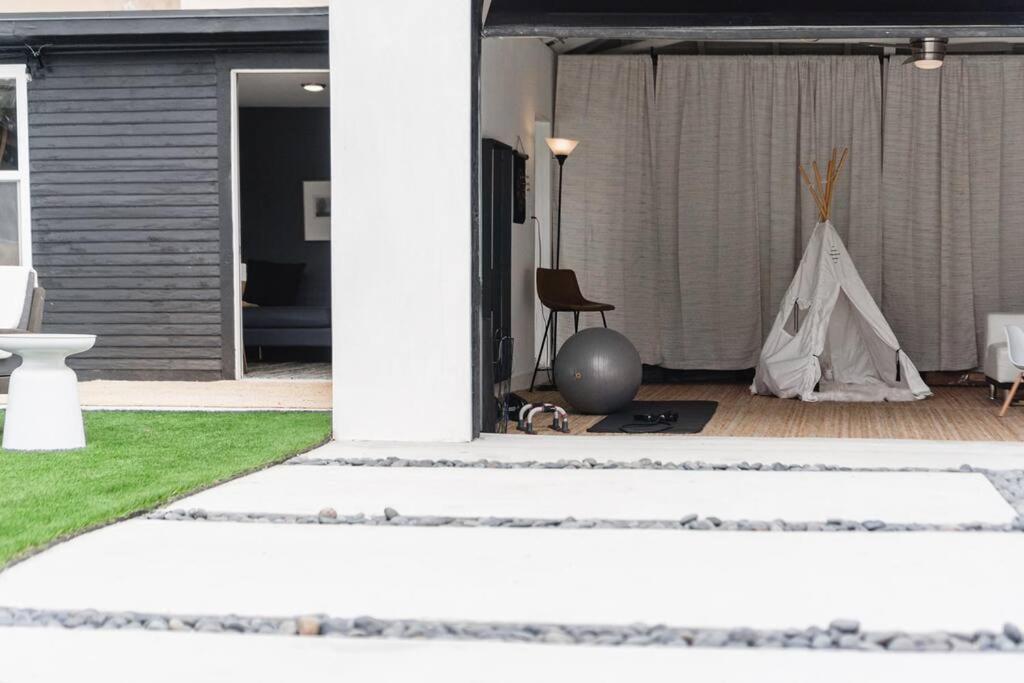 Stylish 4-Bedroom in Culver City Art District