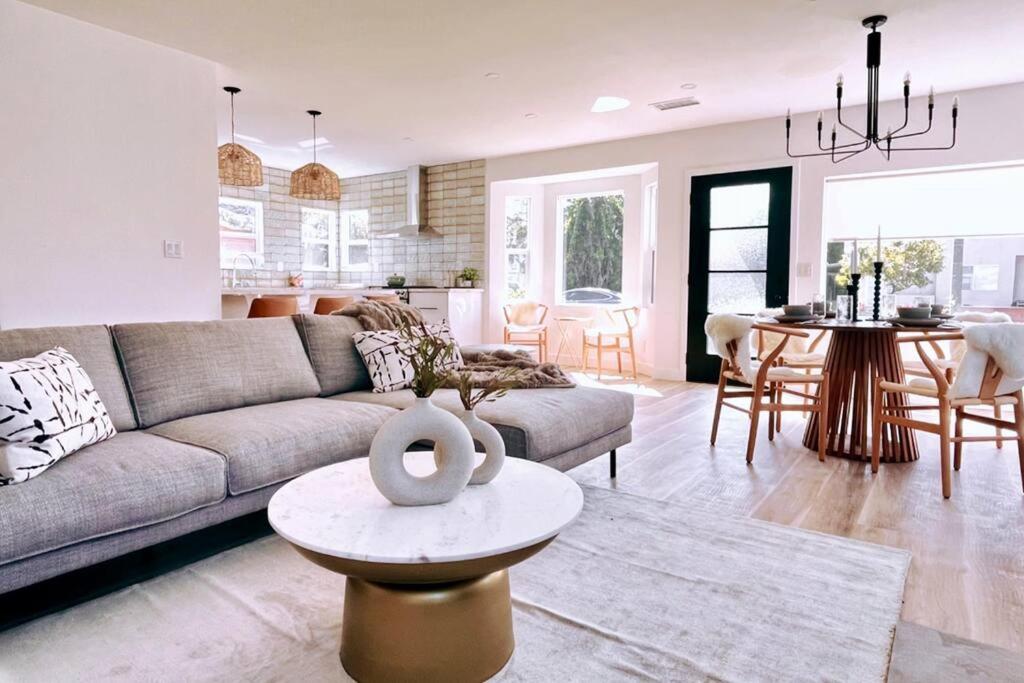 Stylish 4-Bedroom in Culver City Art District