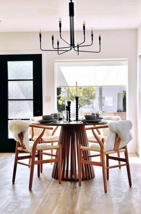 Stylish 4-Bedroom in Culver City Art District
