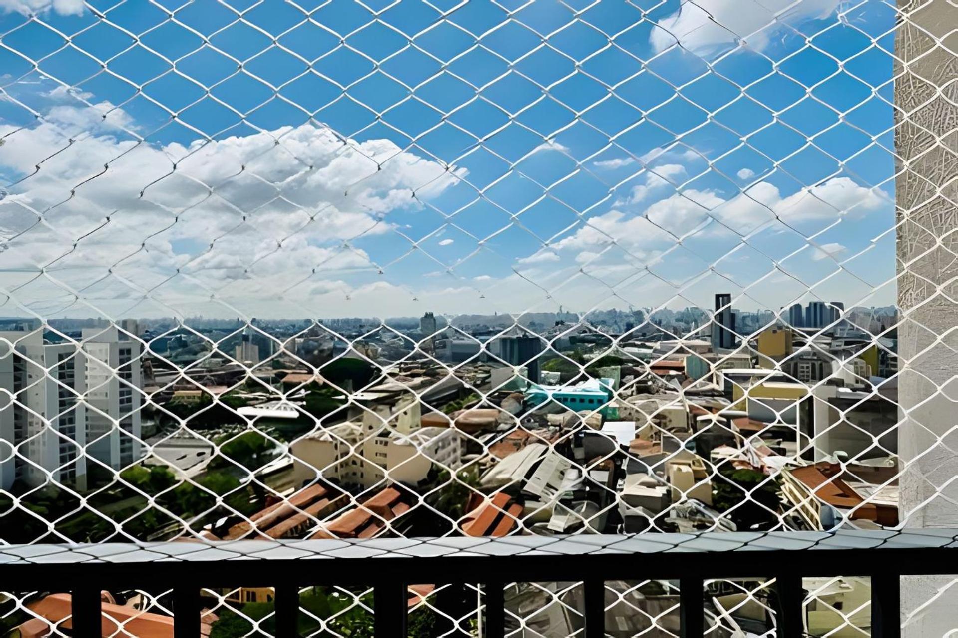 A pé 25 de março e Bom Retiro-frente metrô Luz