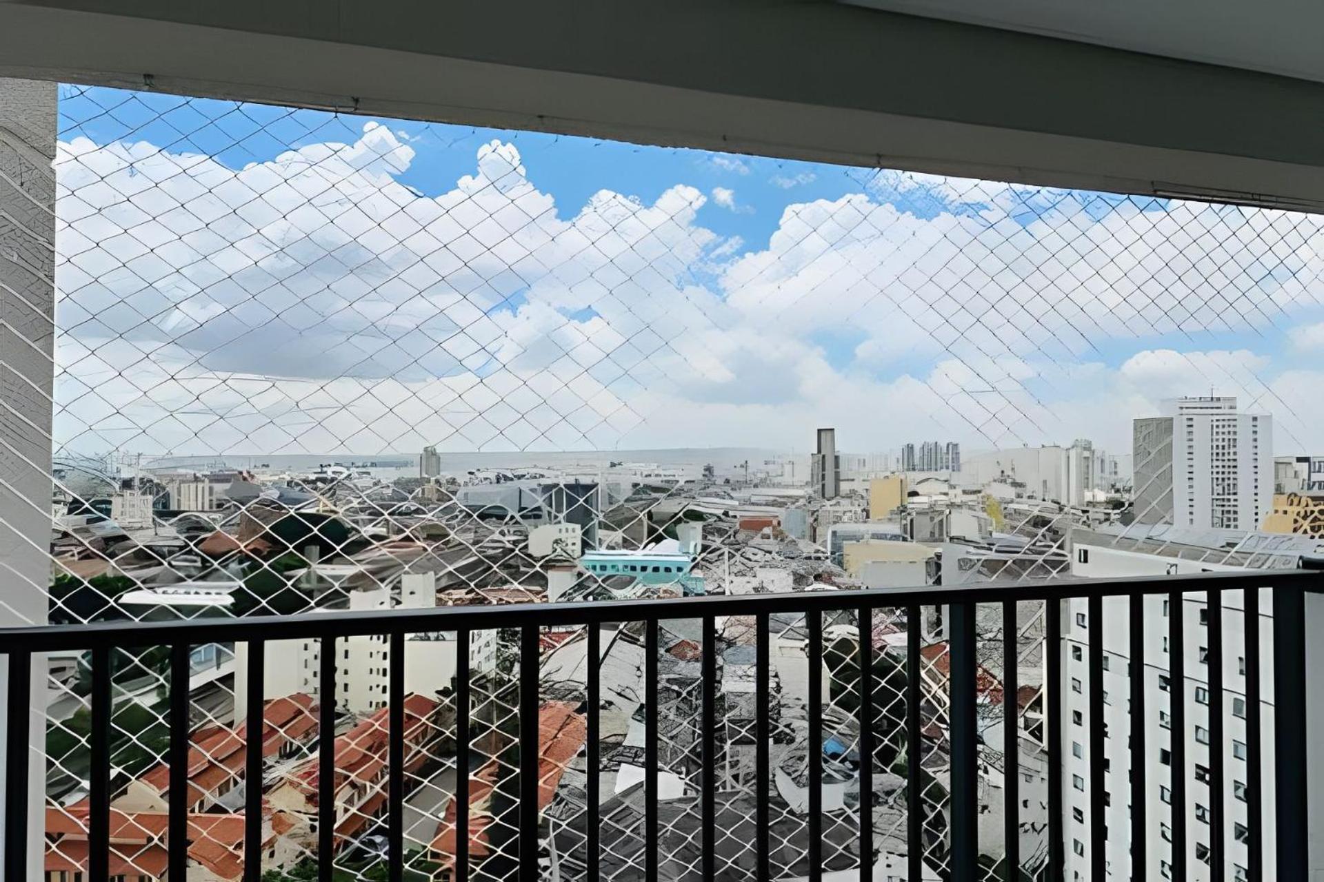 A pé 25 de março e Bom Retiro-frente metrô Luz