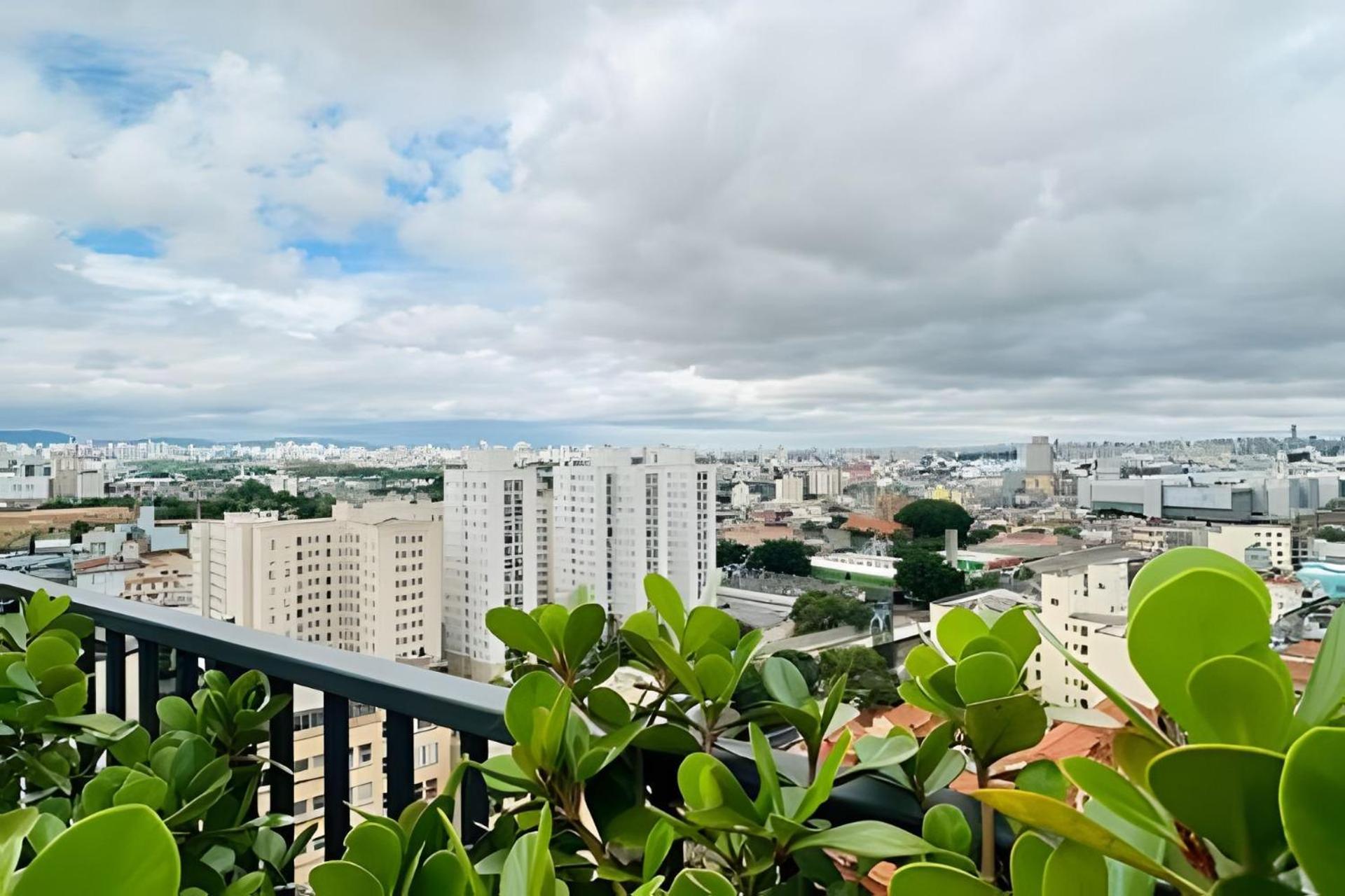A pé 25 de março e Bom Retiro-frente metrô Luz