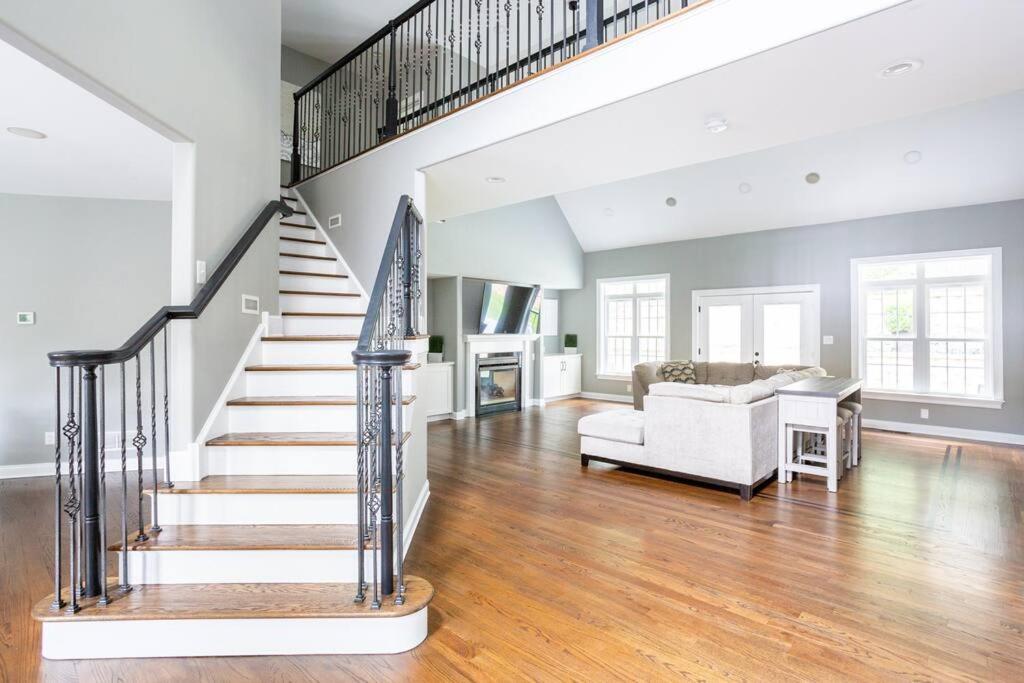 Wilmington Vacations - Pike Creek Palace 6 Bedrooms with 5 King beds Villa in Wilmington's Chateau Country - Property Image 2