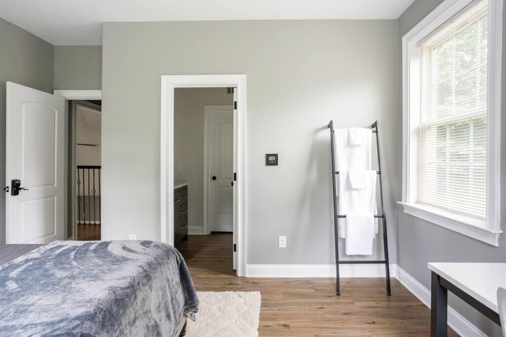Wilmington Vacations - Pike Creek Palace 6 Bedrooms with 5 King beds Villa in Wilmington's Chateau Country - Property Image 54