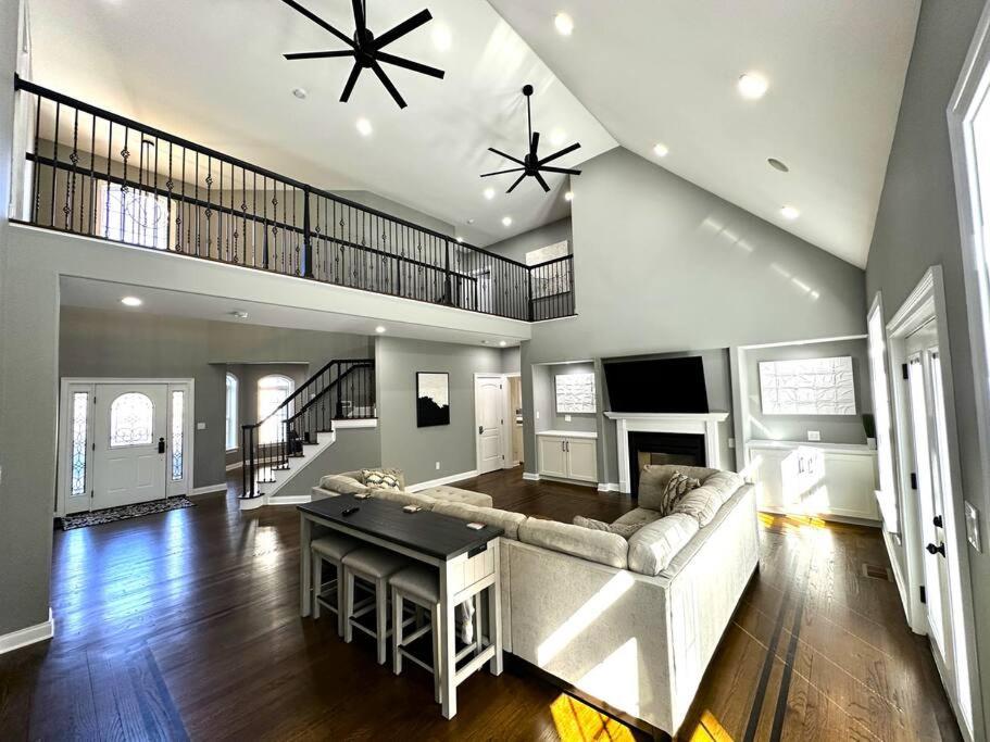 Wilmington Vacations - Pike Creek Palace 6 Bedrooms with 5 King beds Villa in Wilmington's Chateau Country - Property Image 78