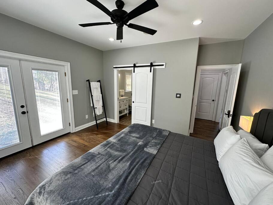 Wilmington Vacations - Pike Creek Palace 6 Bedrooms with 5 King beds Villa in Wilmington's Chateau Country - Property Image 9