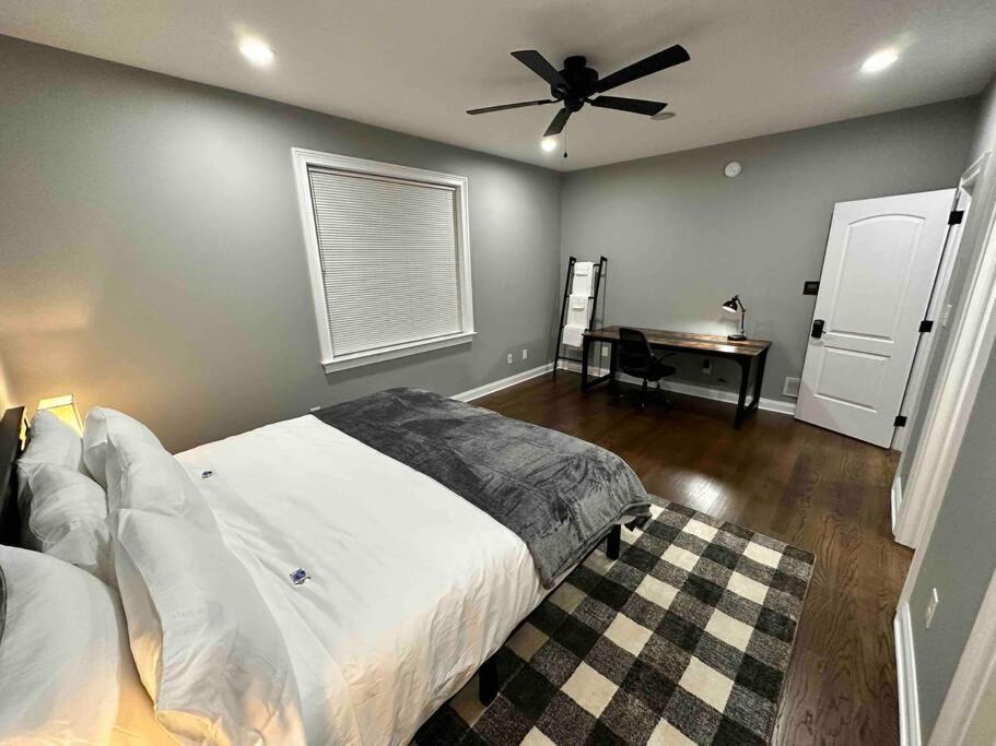 Wilmington Vacations - Pike Creek Palace 6 Bedrooms with 5 King beds Villa in Wilmington's Chateau Country - Property Image 14