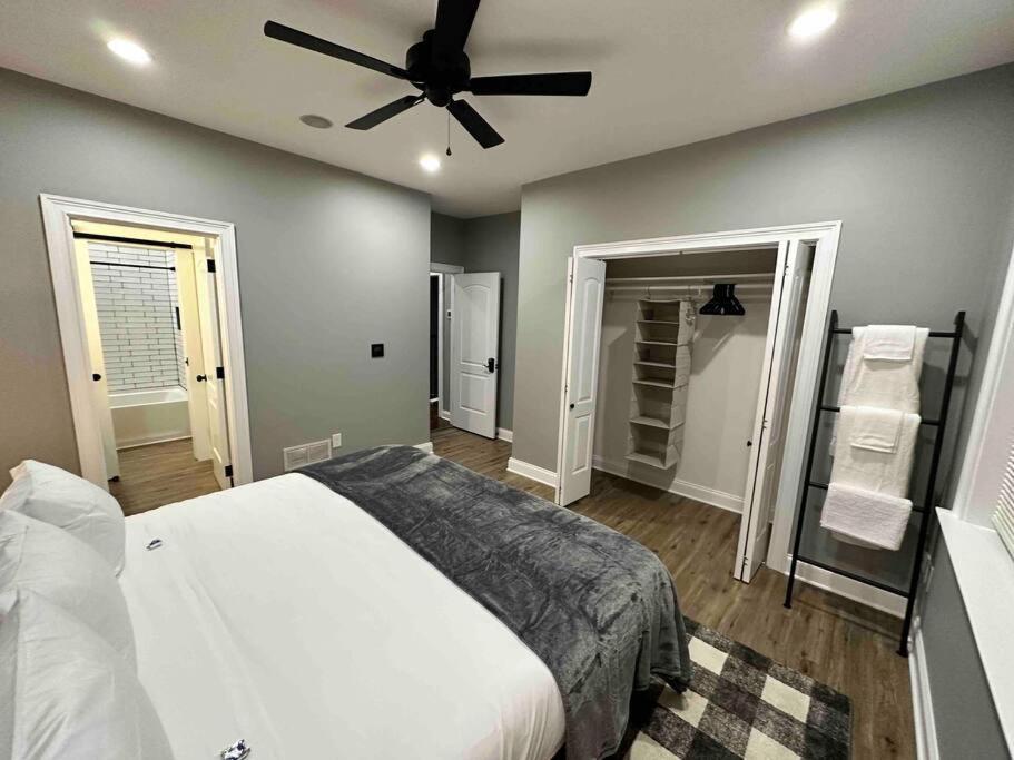 Wilmington Vacations - Pike Creek Palace 6 Bedrooms with 5 King beds Villa in Wilmington's Chateau Country - Property Image 41