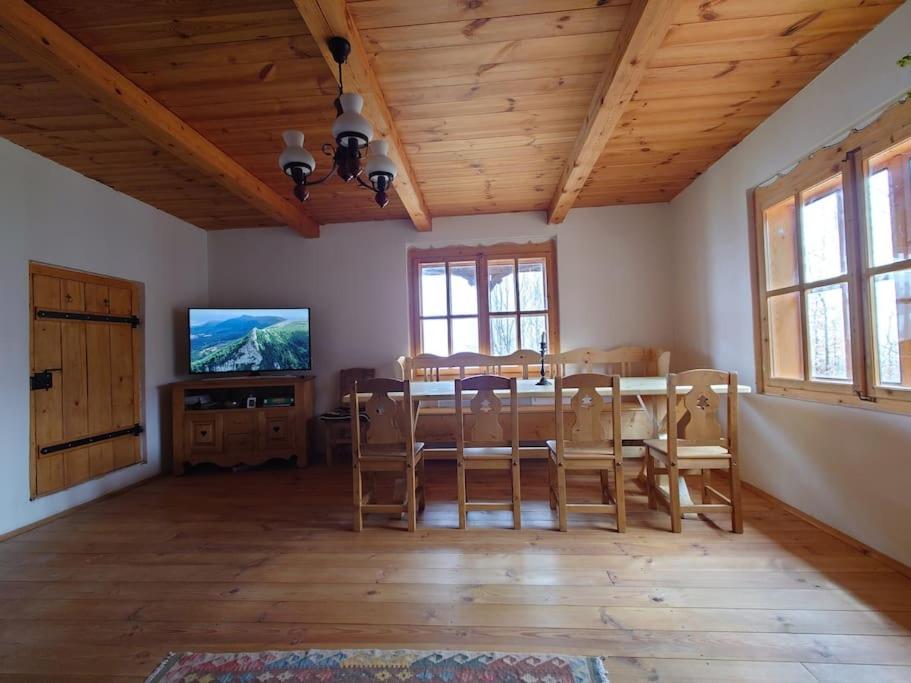 Casa Valea Vinului-traditional house in Maramureș