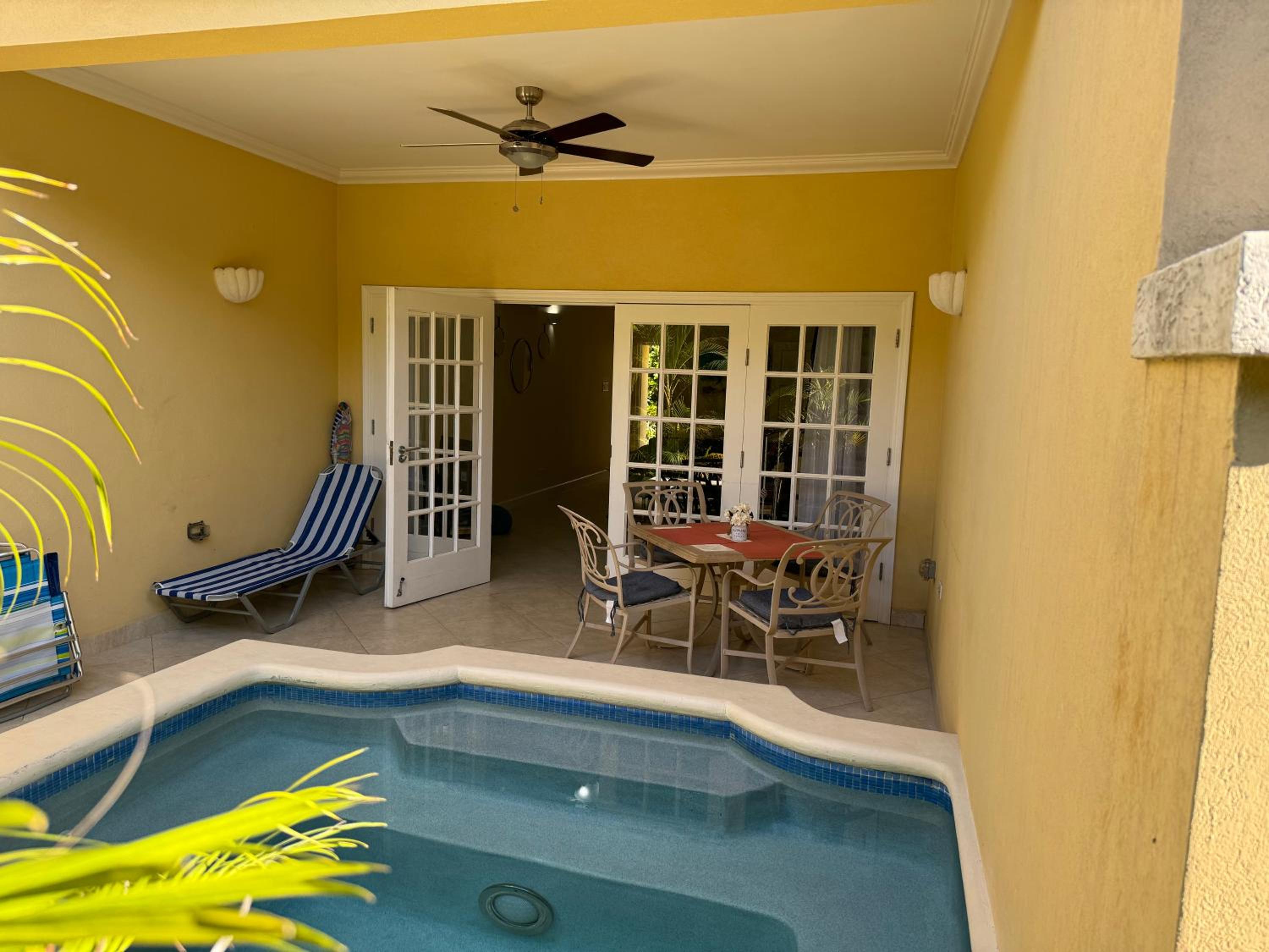 Westland villa's