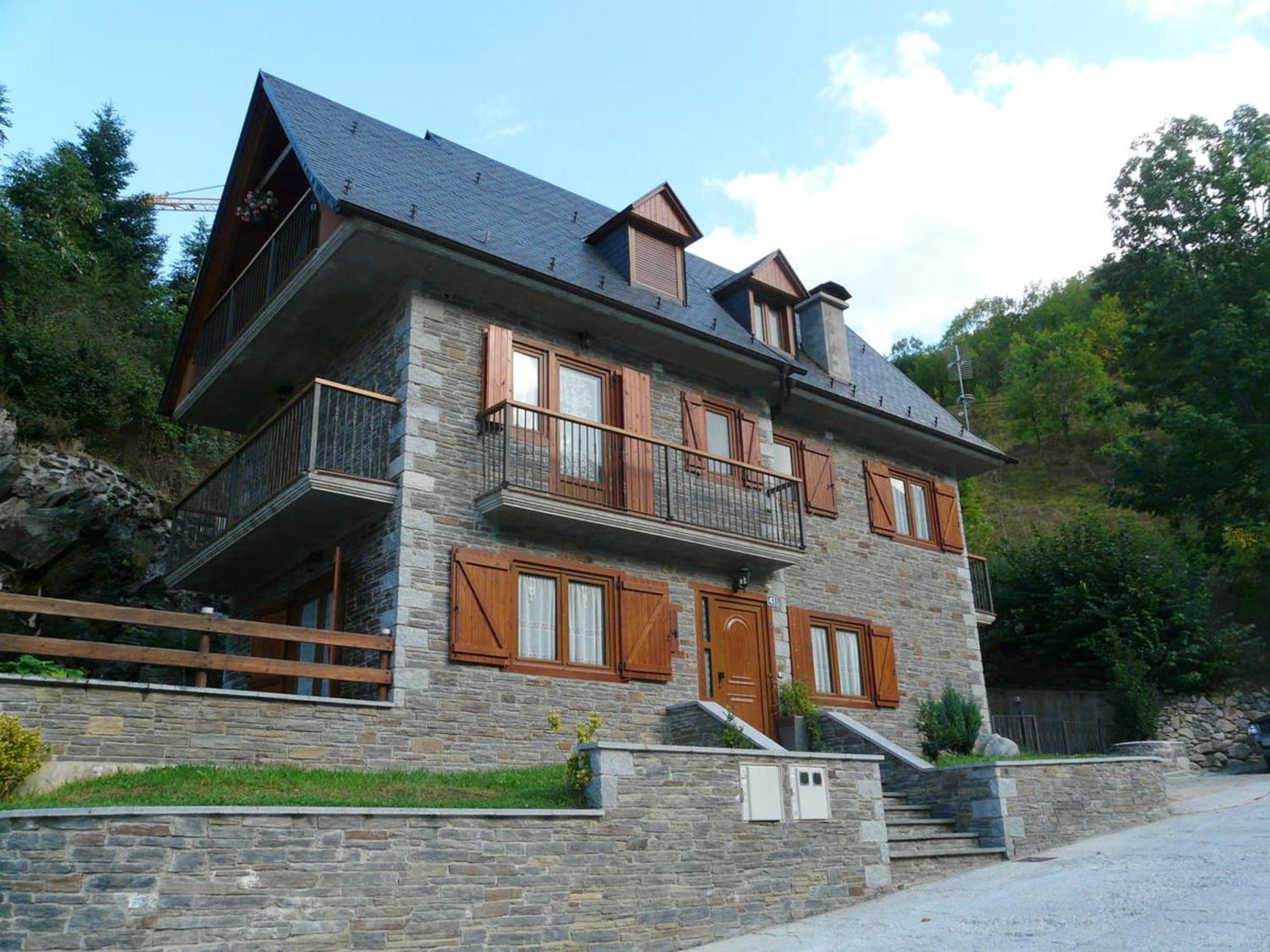 Charming Chalet in Viella, Mountain View