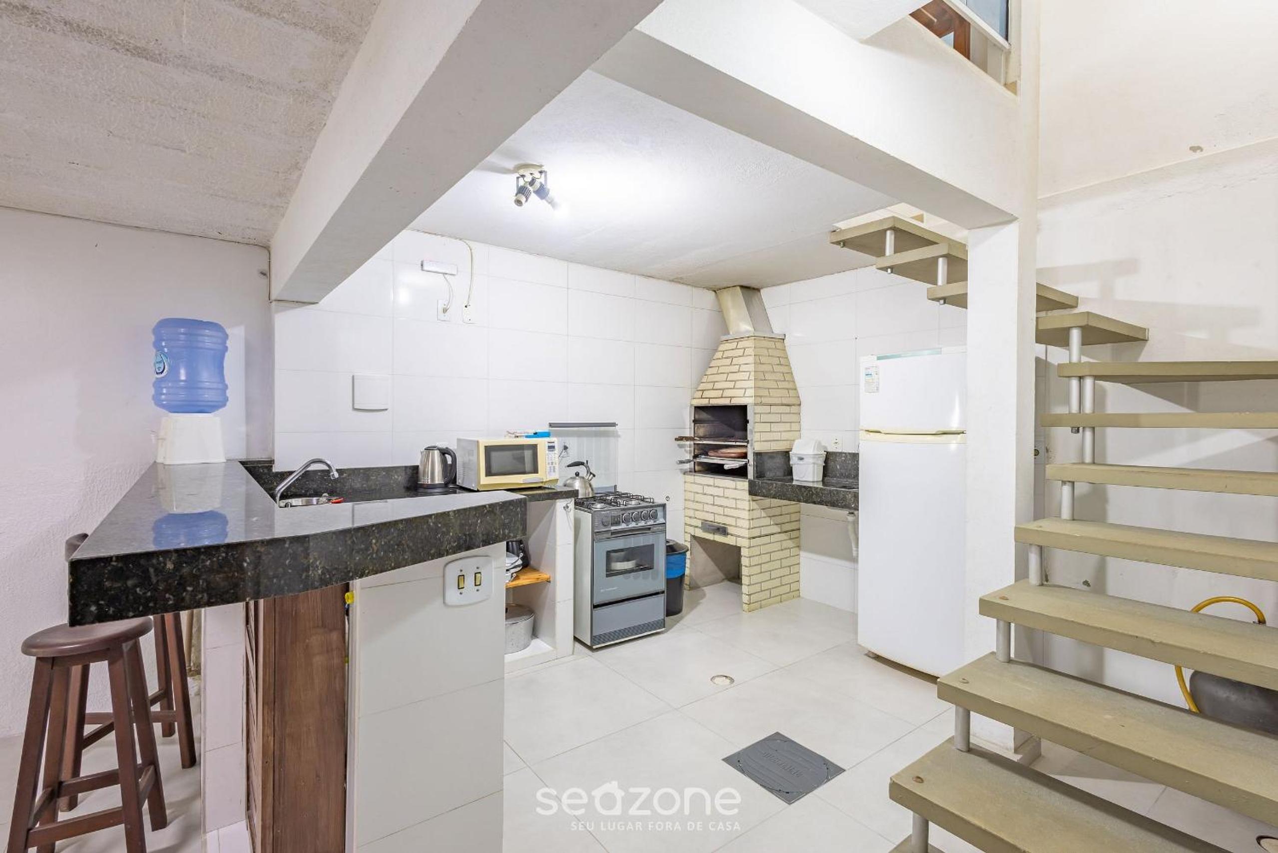 3BR Beachfront House w/ BBQ APC2200