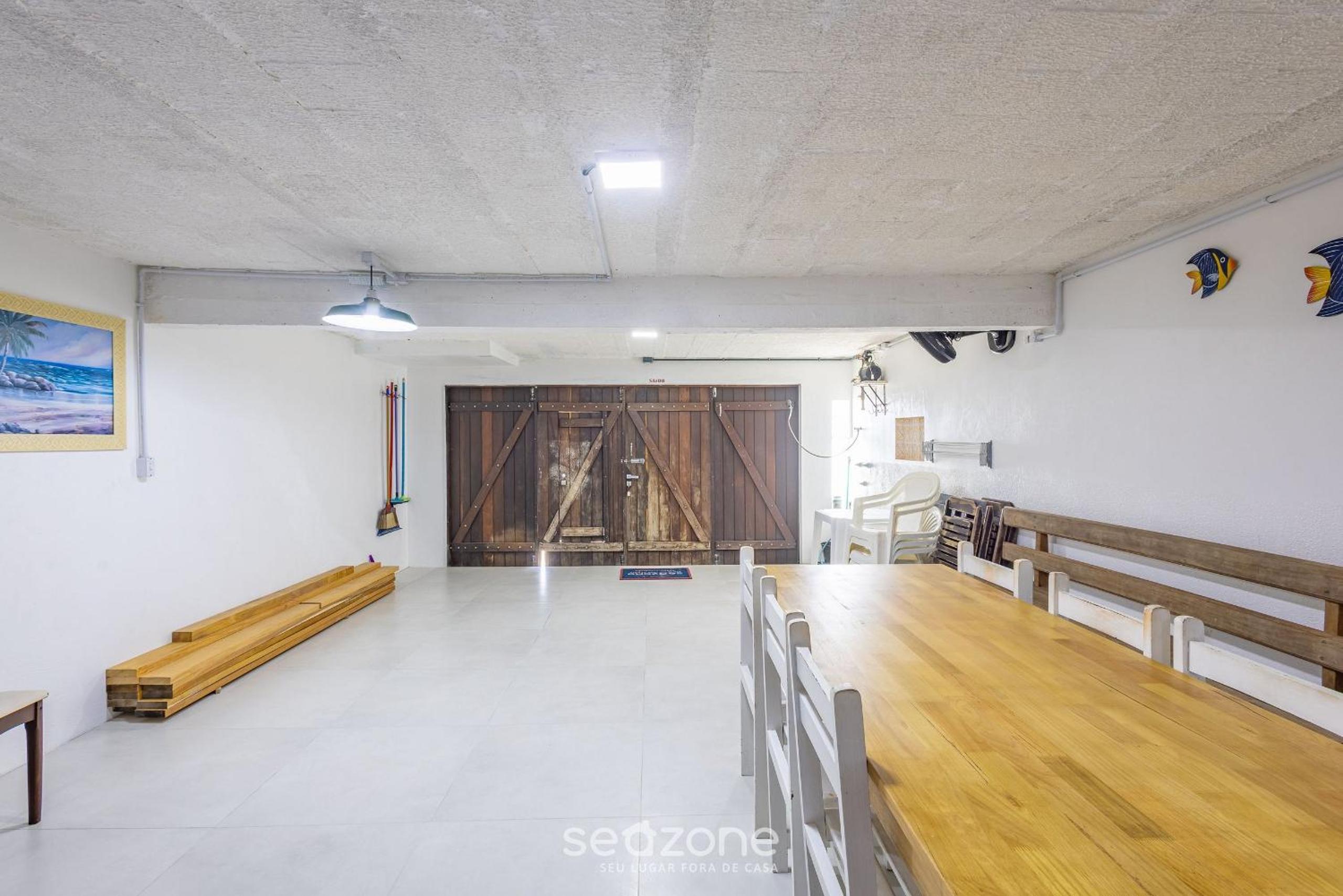 3BR Beachfront House w/ BBQ APC2200