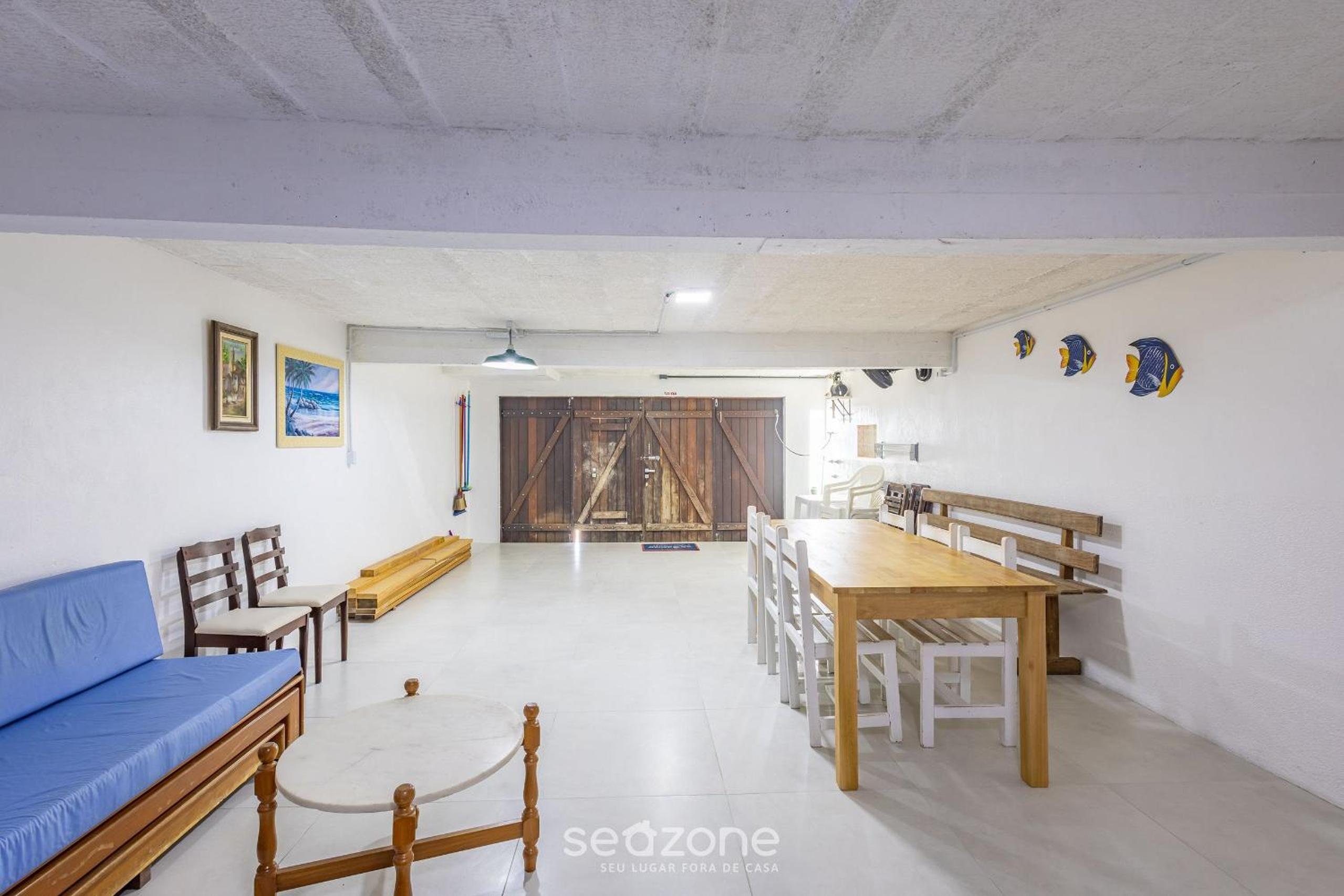 3BR Beachfront House w/ BBQ APC2200