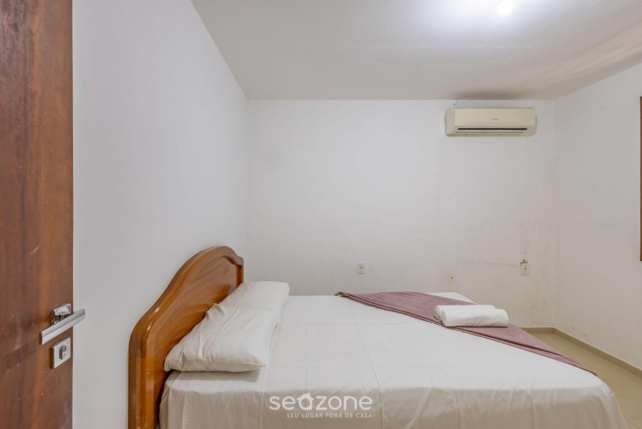 3BR Beachfront House w/ BBQ APC2200