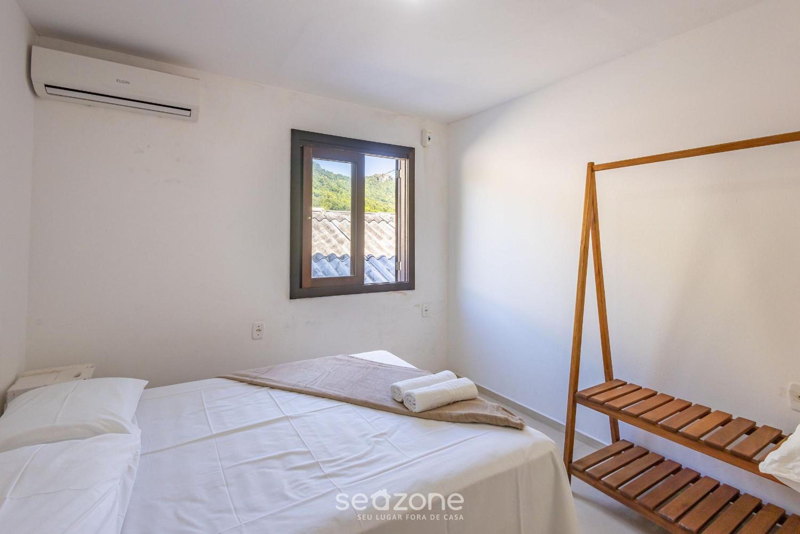 3BR Beachfront House w/ BBQ APC2200