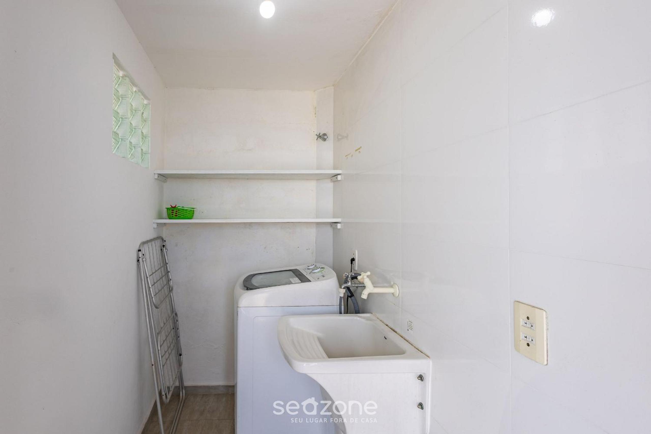 3BR Beachfront House w/ BBQ APC2200