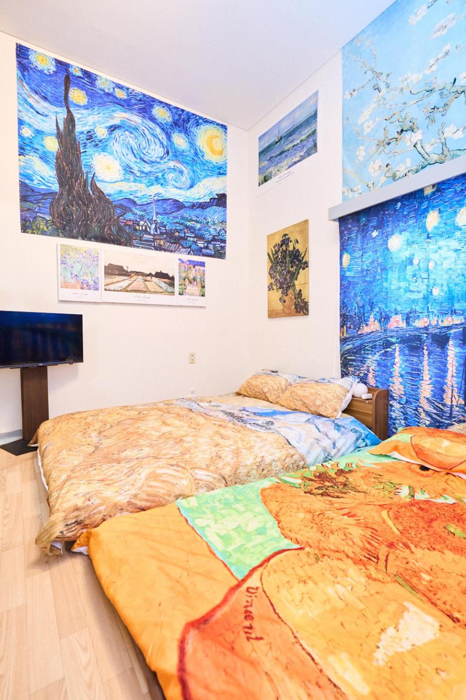 hotel room