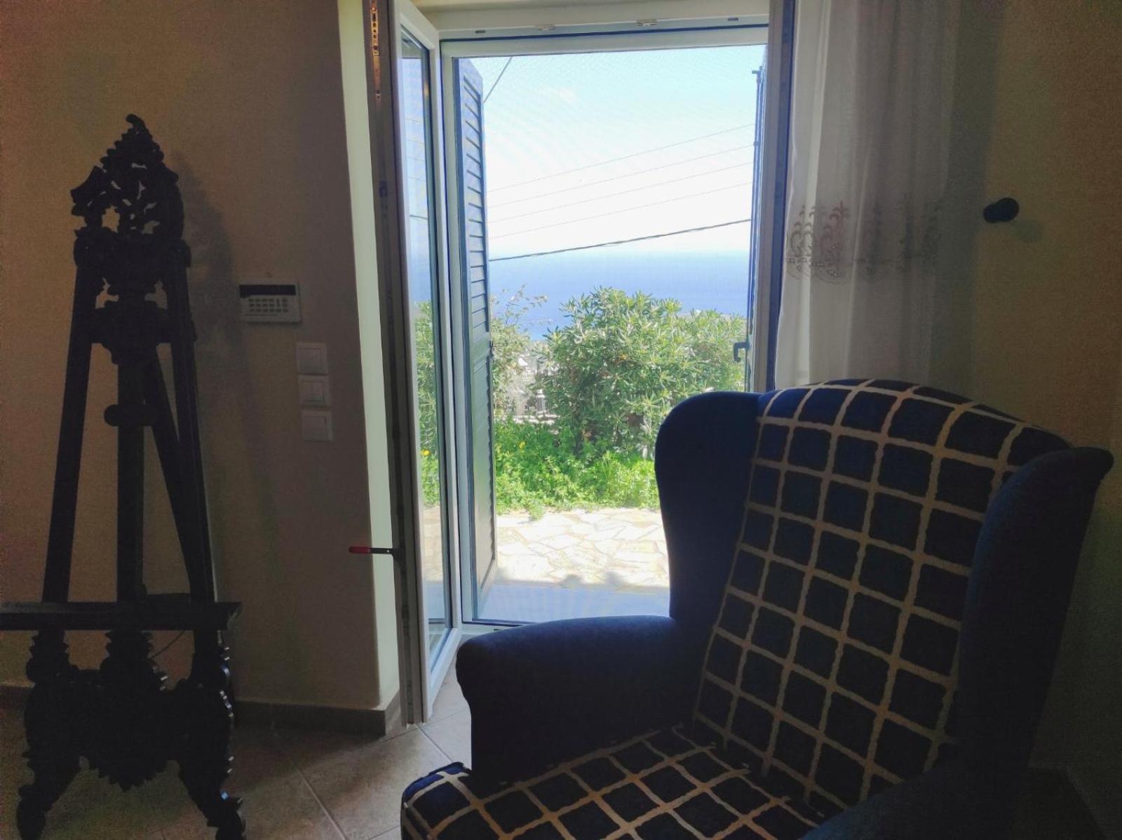 Comfortable Apoikia house for 2 view 5