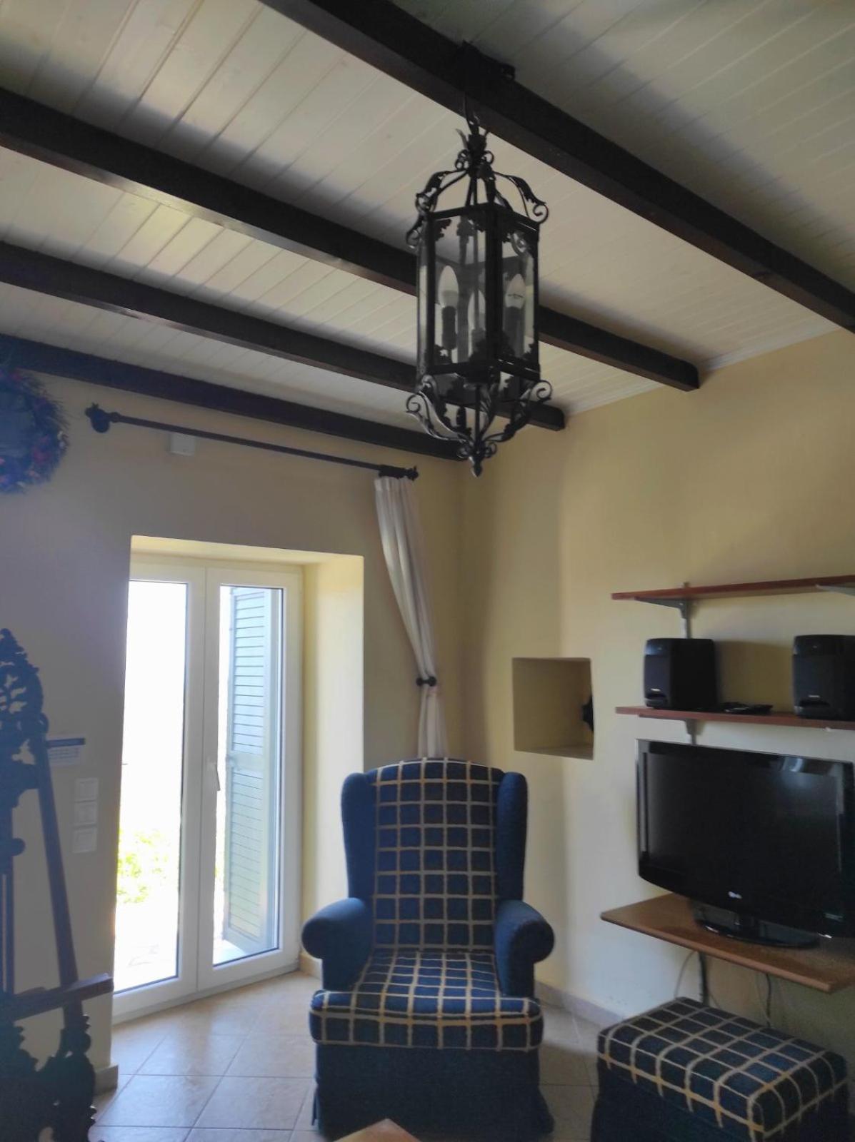 Comfortable Apoikia house for 2 view 3