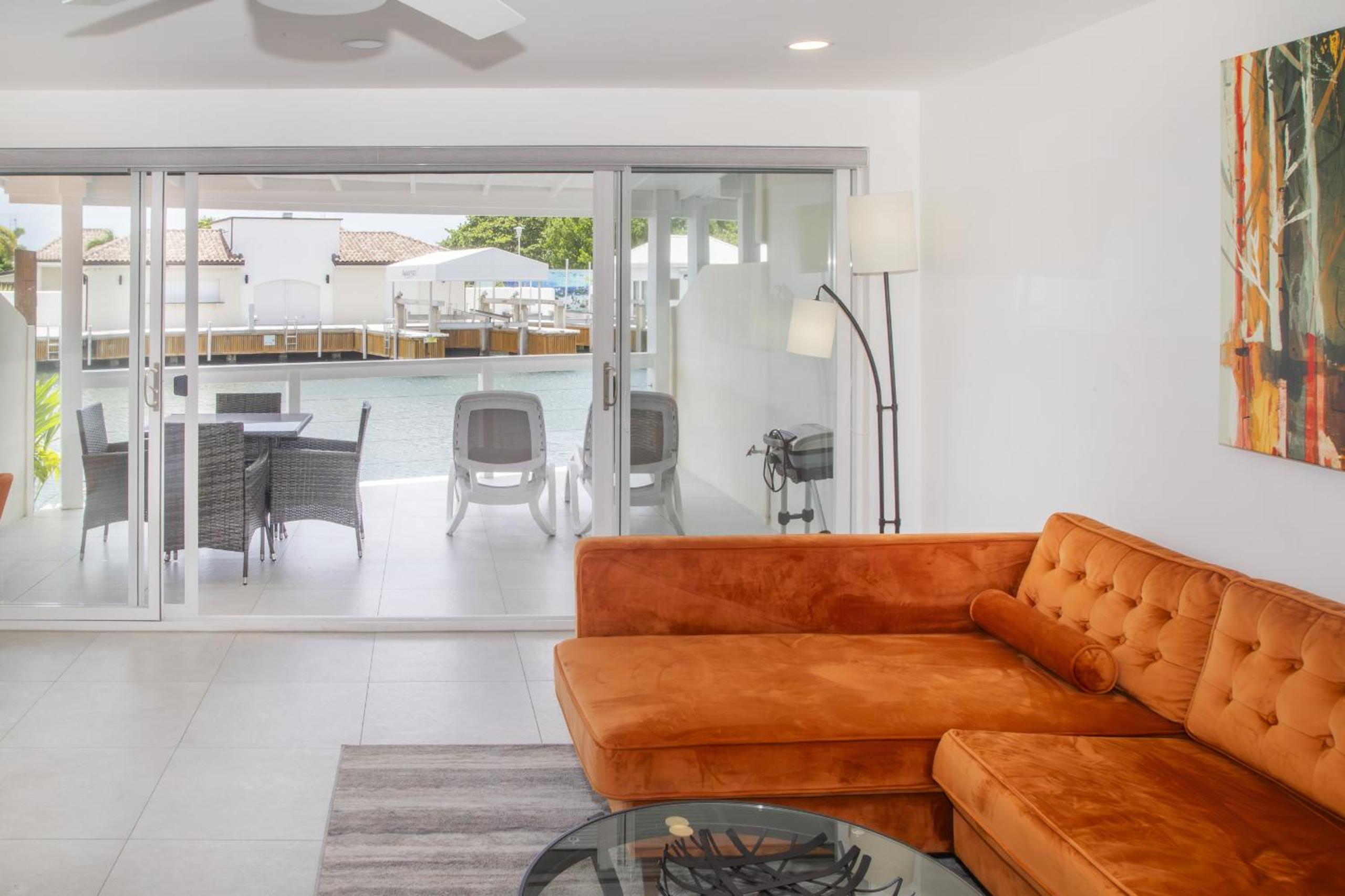 247B Waterfront Villa on South Finger, Jolly Harbo