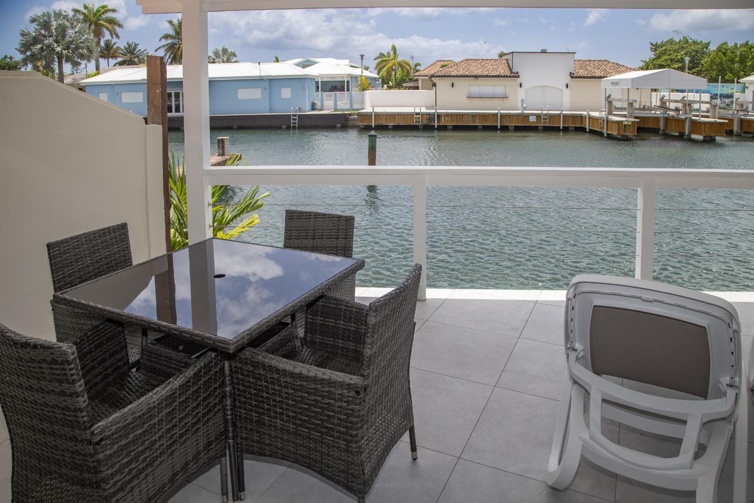247B Waterfront Villa on South Finger, Jolly Harbo
