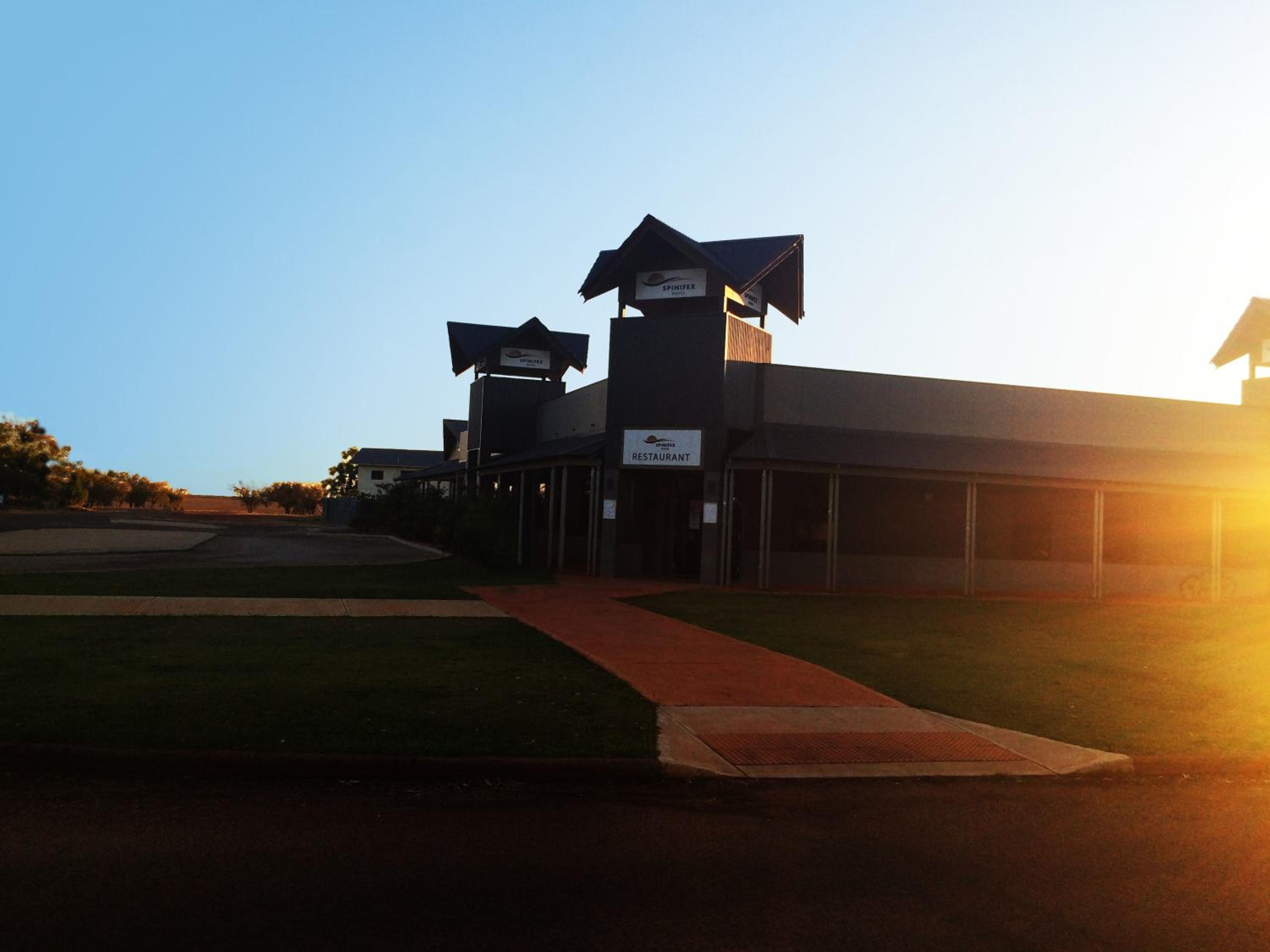 Spinifex Hotel