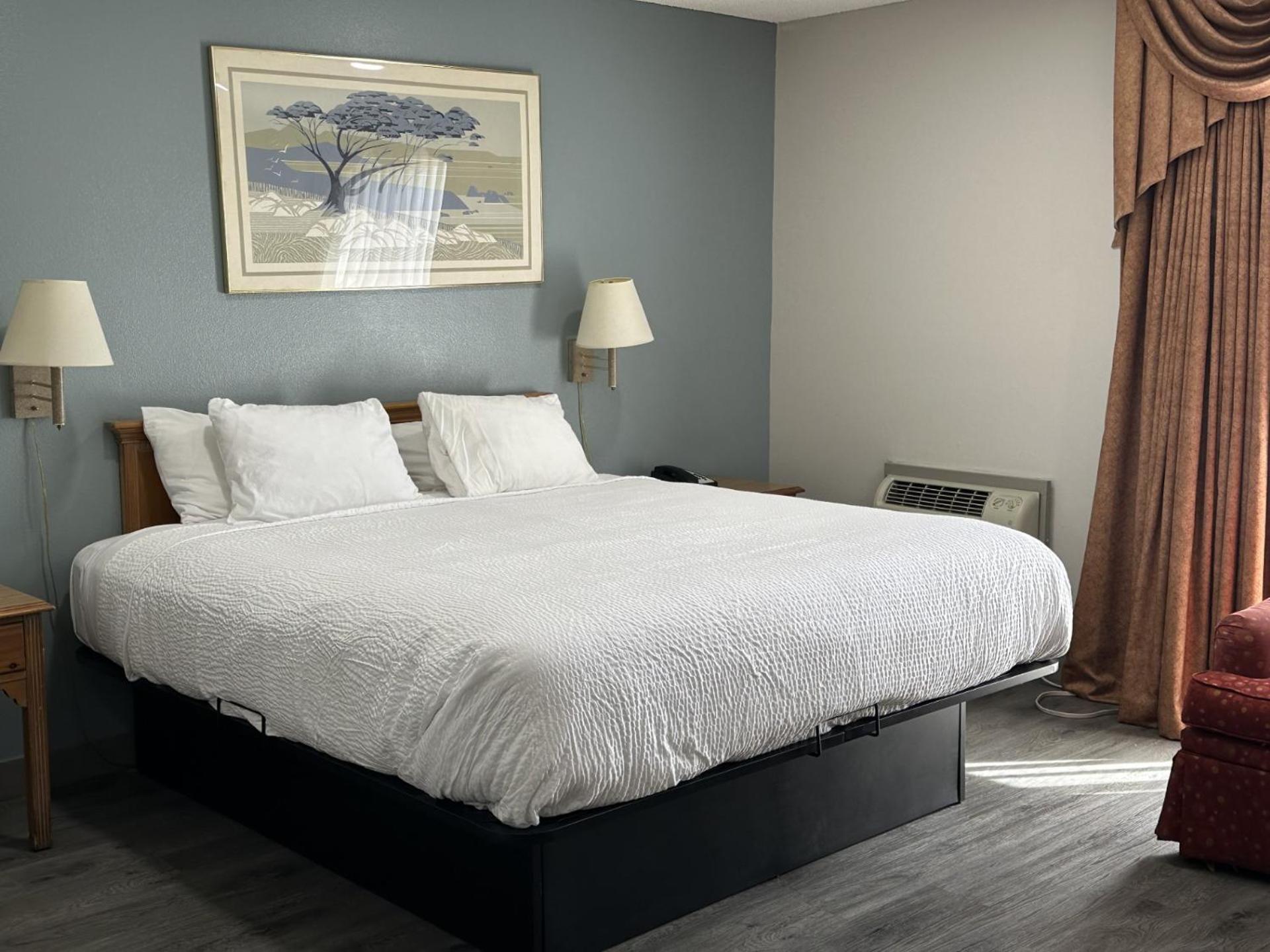 Medford Vacations - Days Inn by Wyndham Medford - Property Image 6