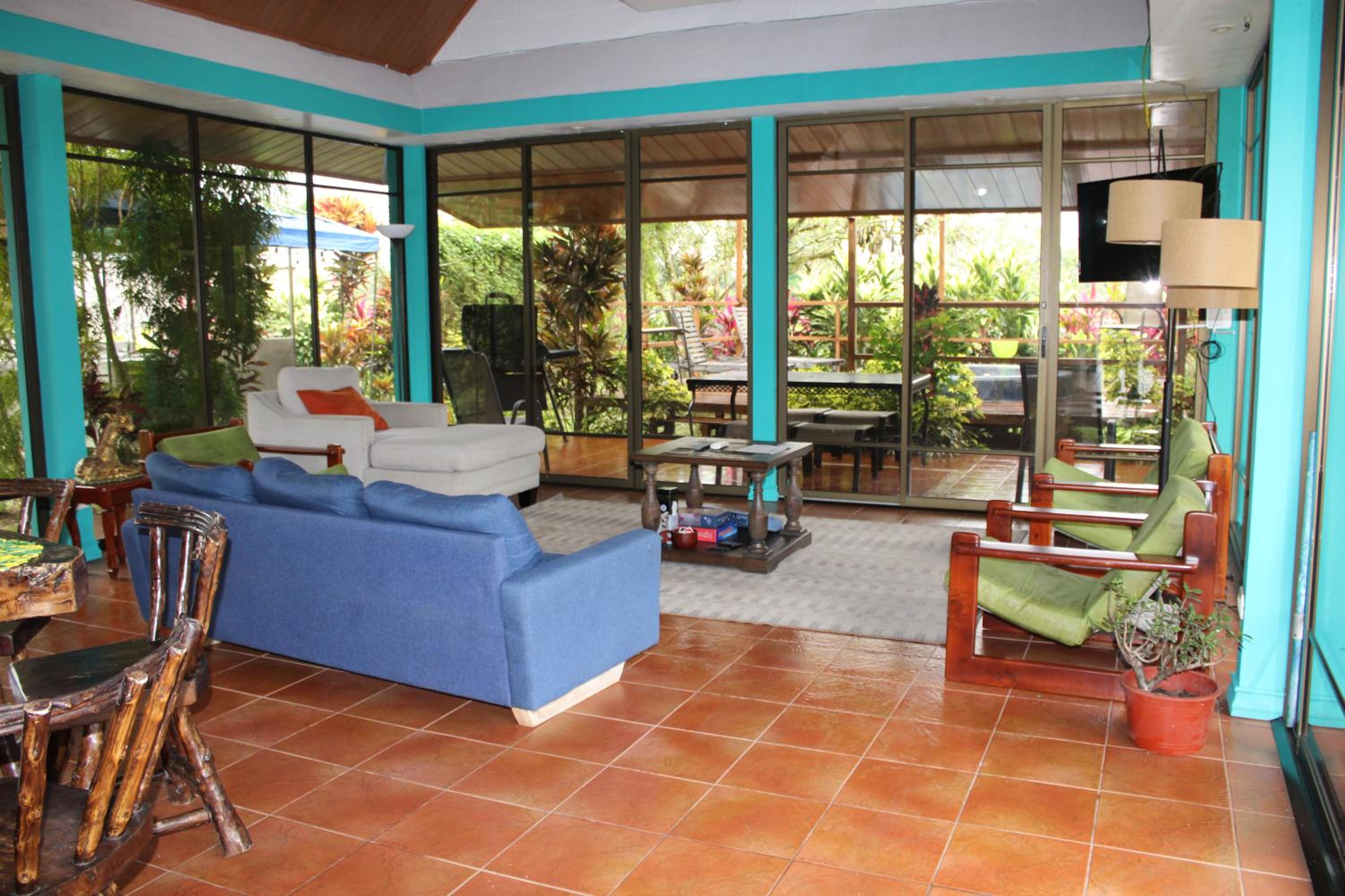 Casa Tropical Honey by The Blue