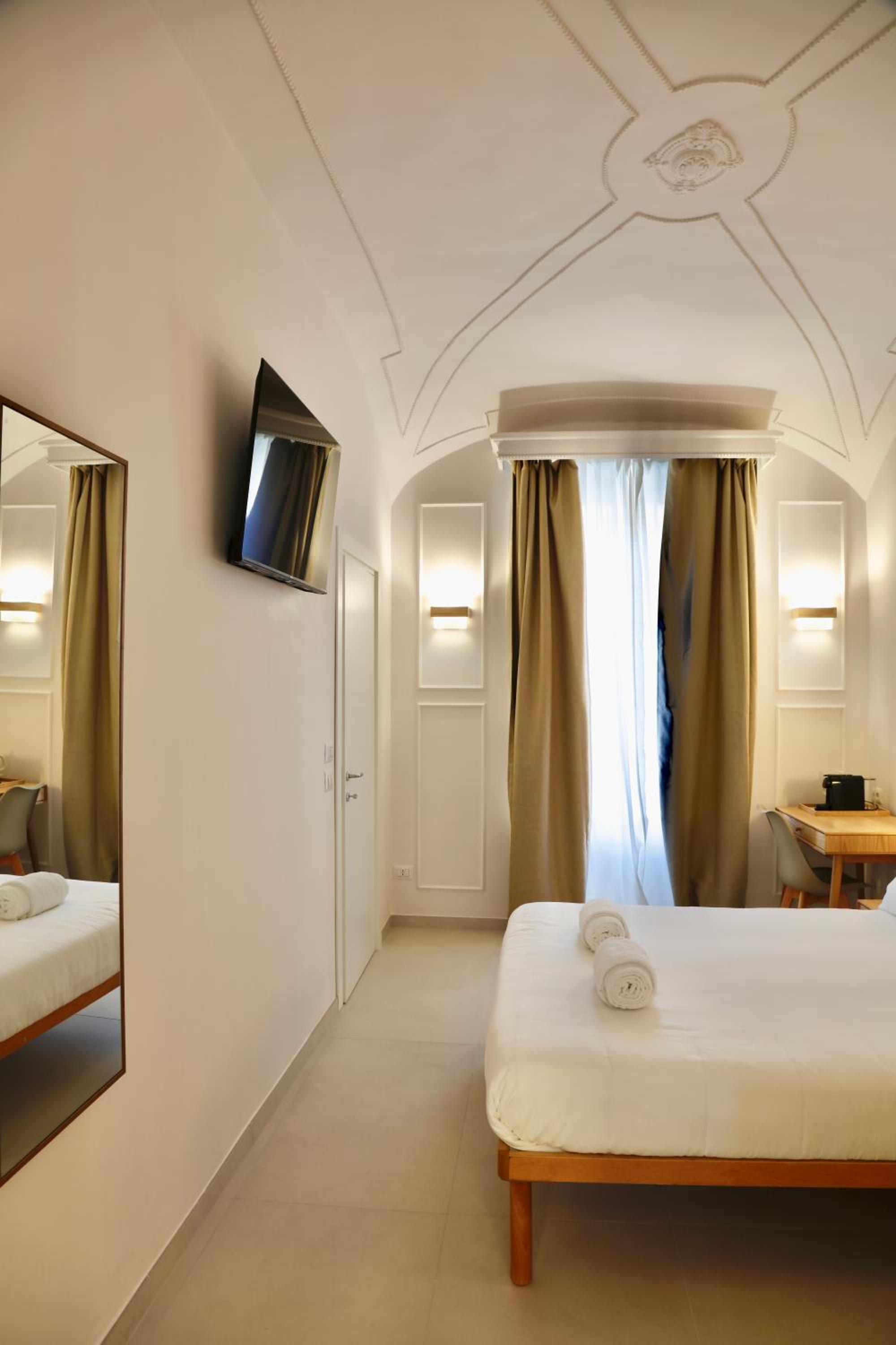 Domus Maxima - Rome Suite & Rooms