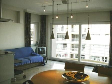 KNOKKE ZOUTE near beach appartment with garage